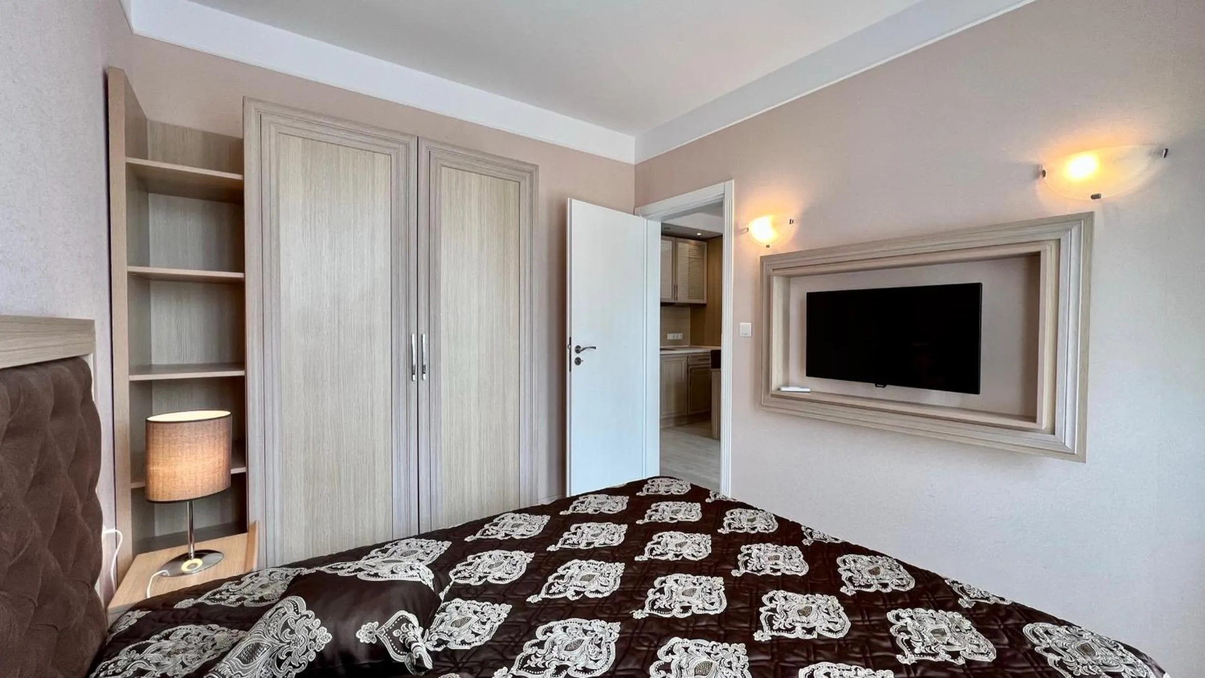 Bed in Bratanov Harmony Suites Dream Island Apartments