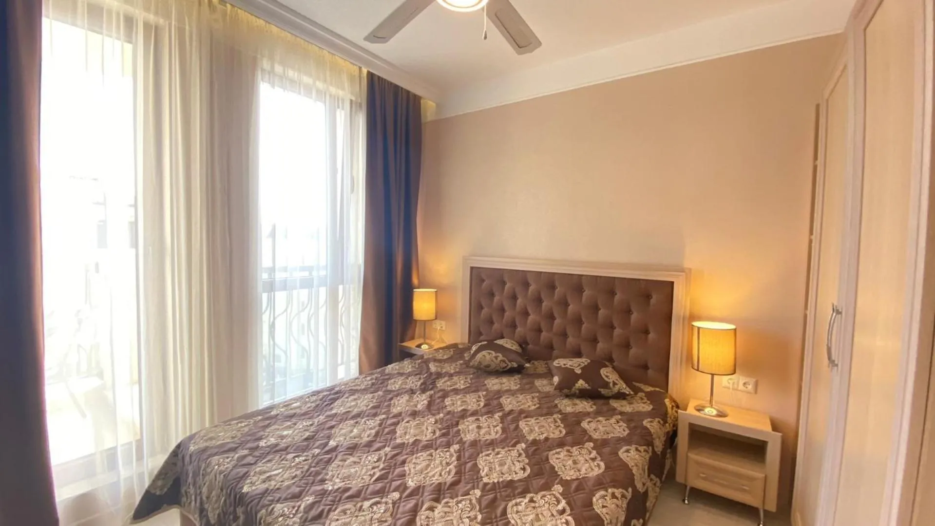 Bed in Bratanov Harmony Suites Dream Island Apartments