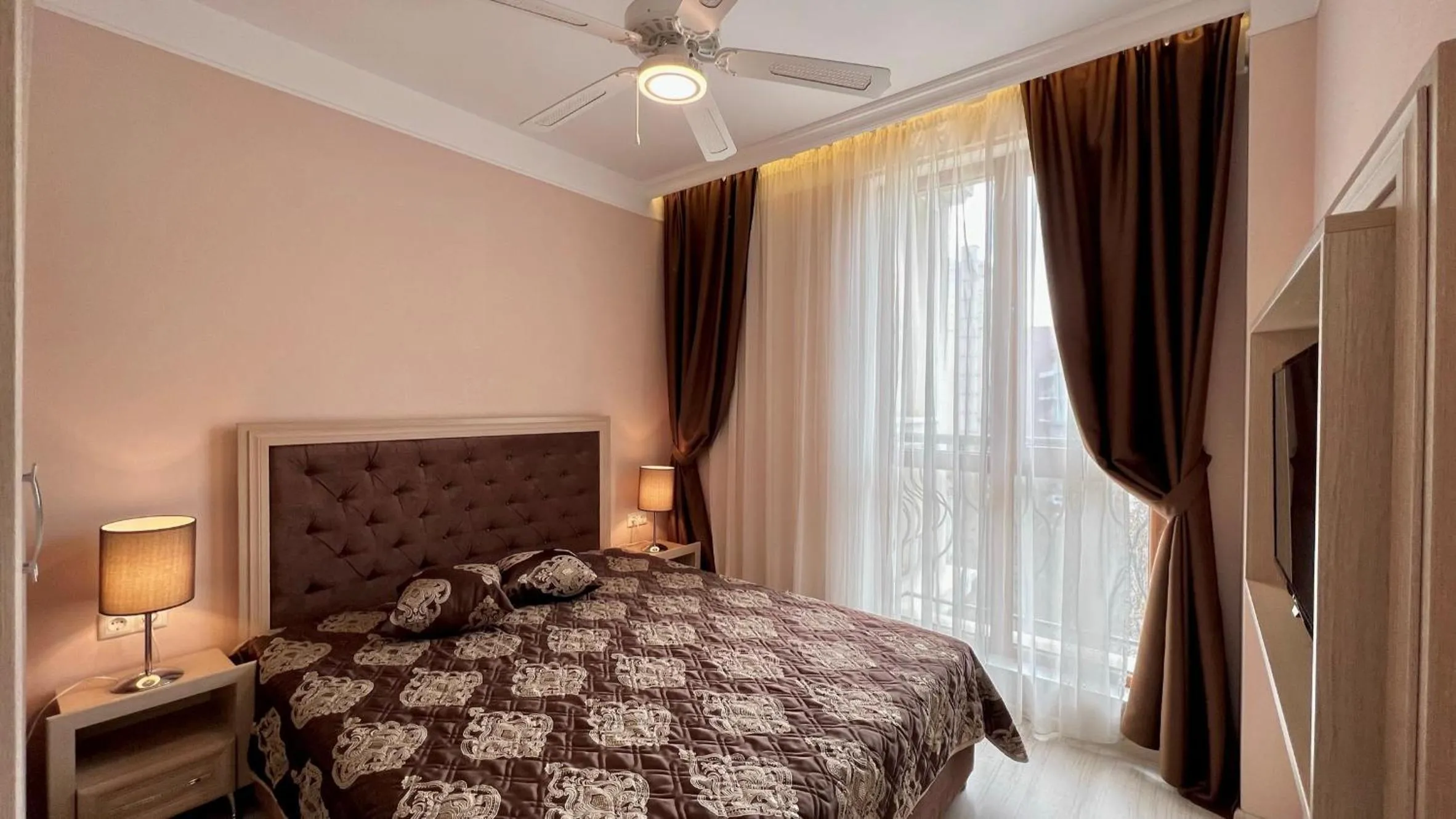 Bed in Bratanov Harmony Suites Dream Island Apartments