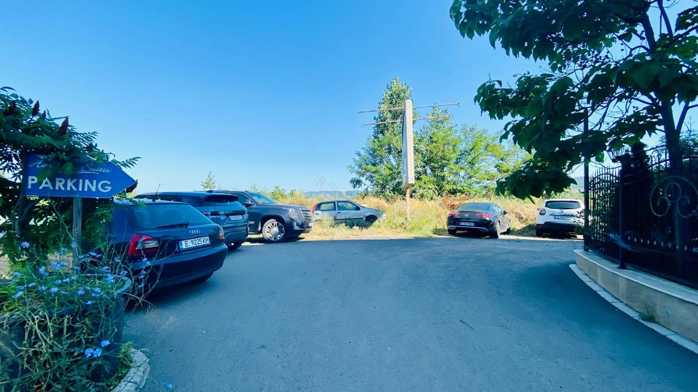 Parking in Bratanov Harmony Suites Dream Island Apartments