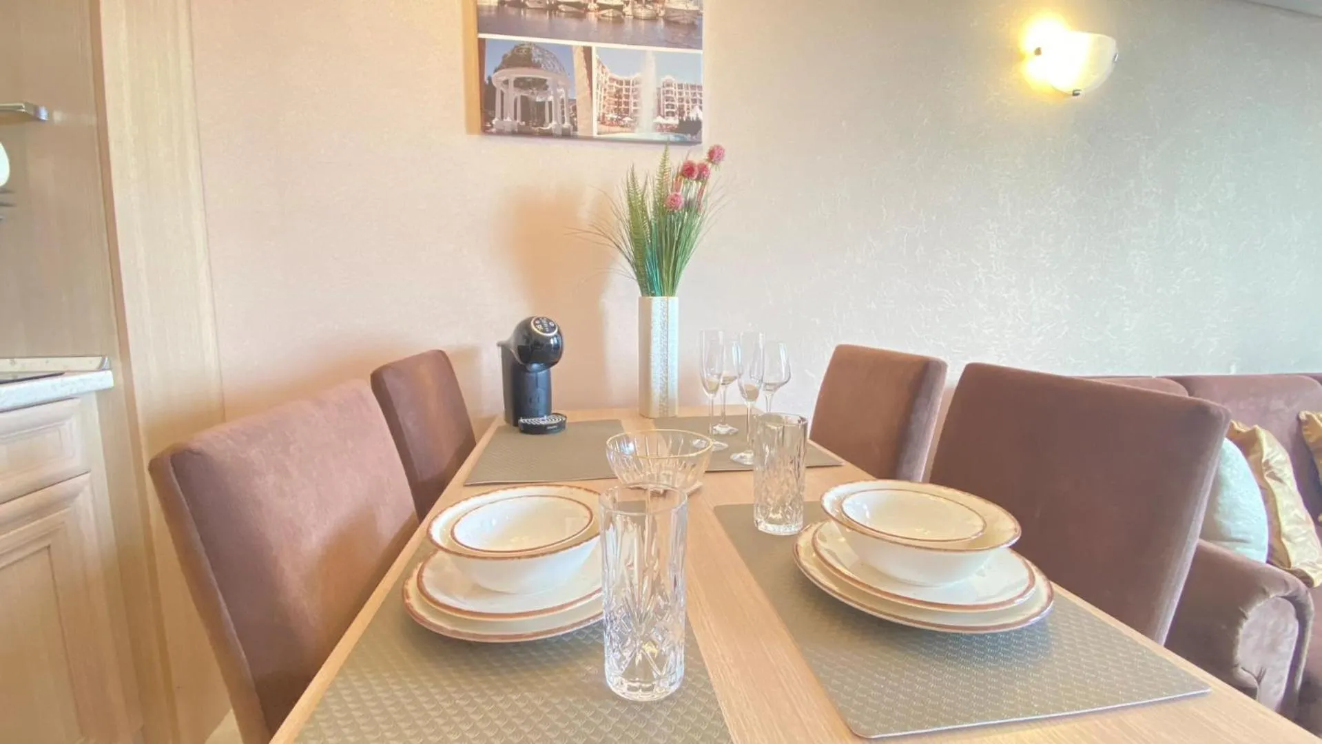 Dining area in Bratanov Harmony Suites Dream Island Apartments