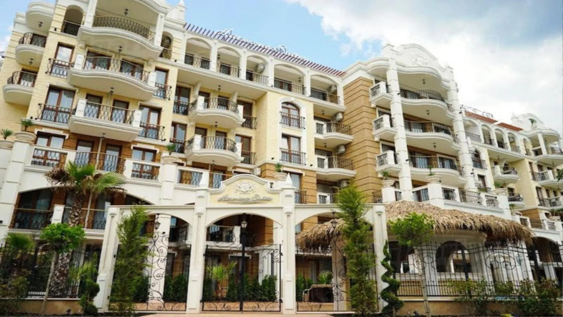 Property building in Bratanov Harmony Suites Dream Island Apartments