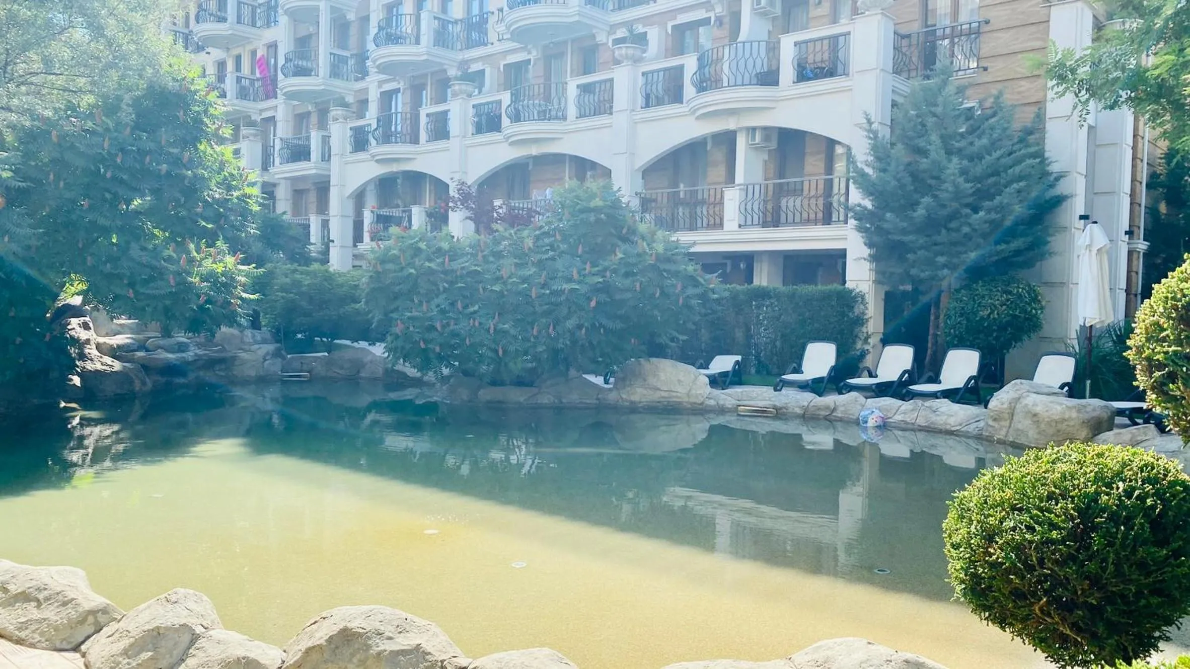 Garden in Bratanov Harmony Suites Dream Island Apartments