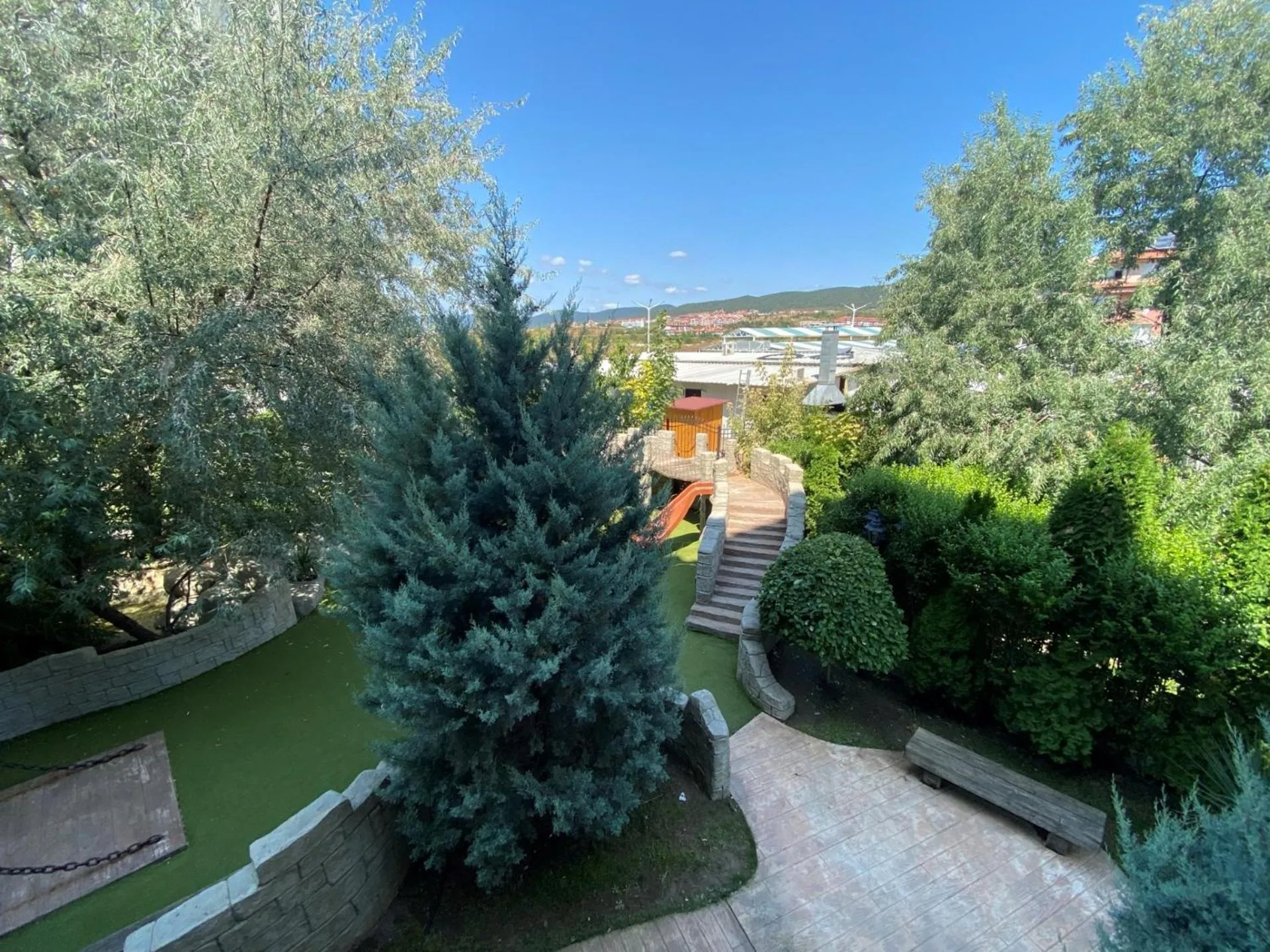 Garden in Bratanov Harmony Suites Dream Island Apartments