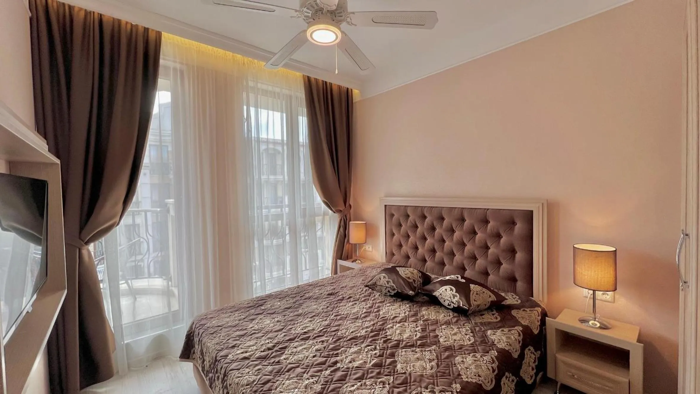Bed in Bratanov Harmony Suites Dream Island Apartments