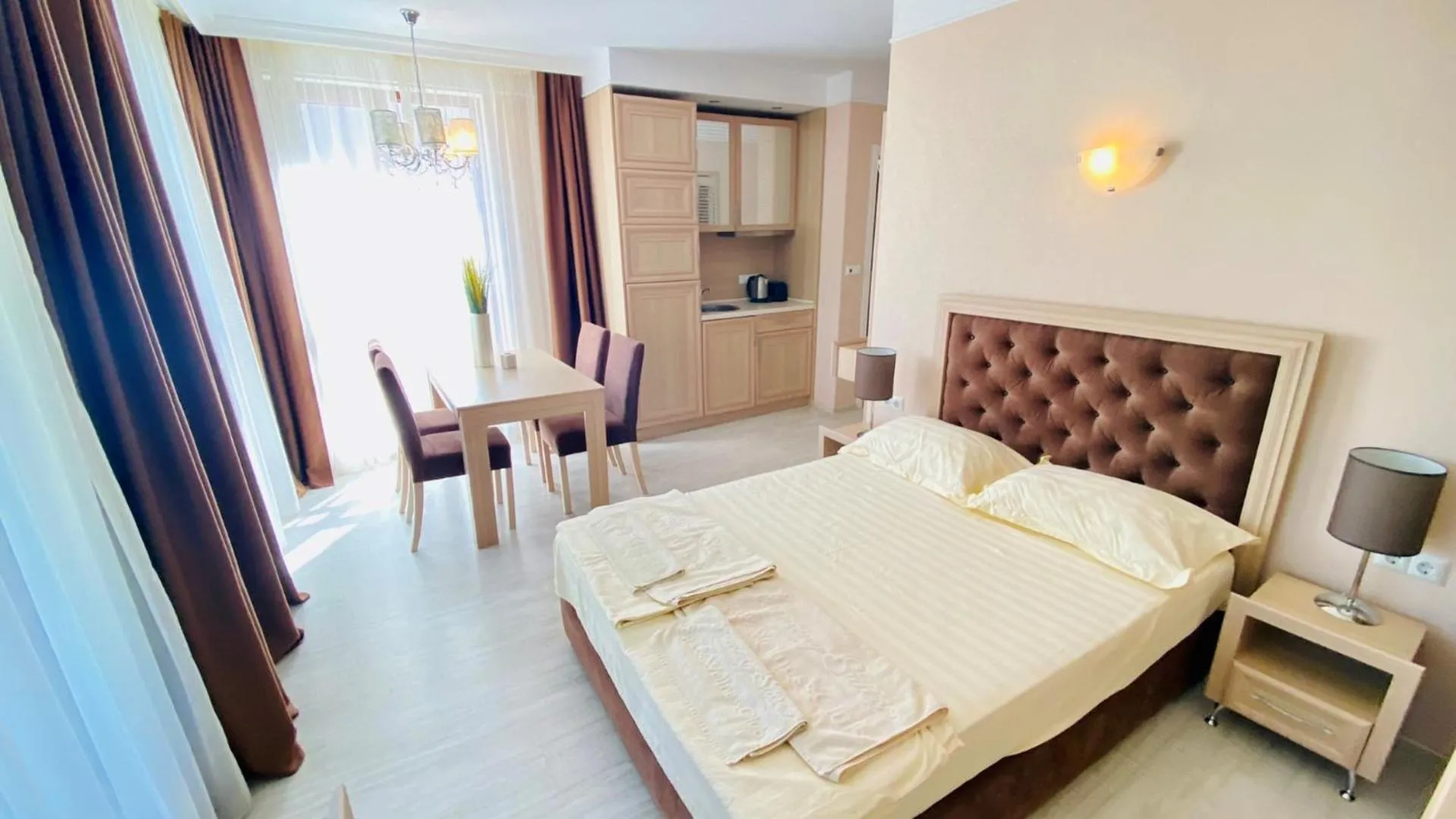 Bed in Bratanov Harmony Suites Dream Island Apartments