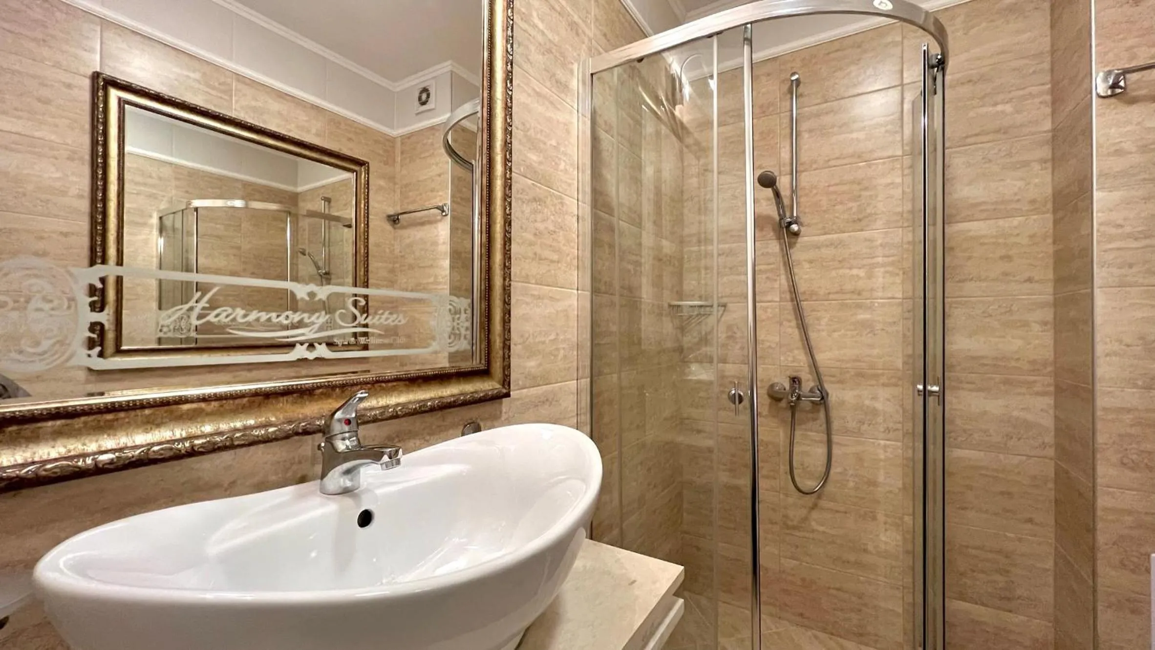 Shower in Bratanov Harmony Suites Dream Island Apartments