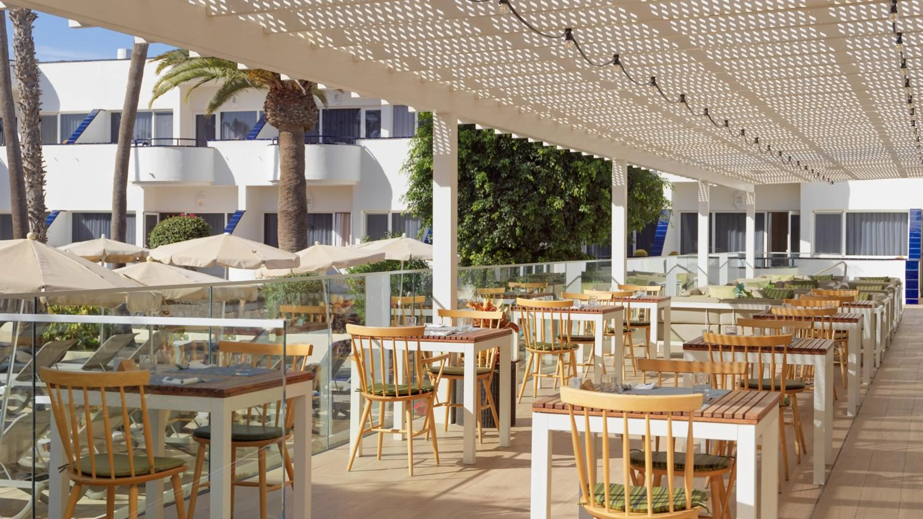 Lounge or bar in H10 Ocean Dunas - Adults Only