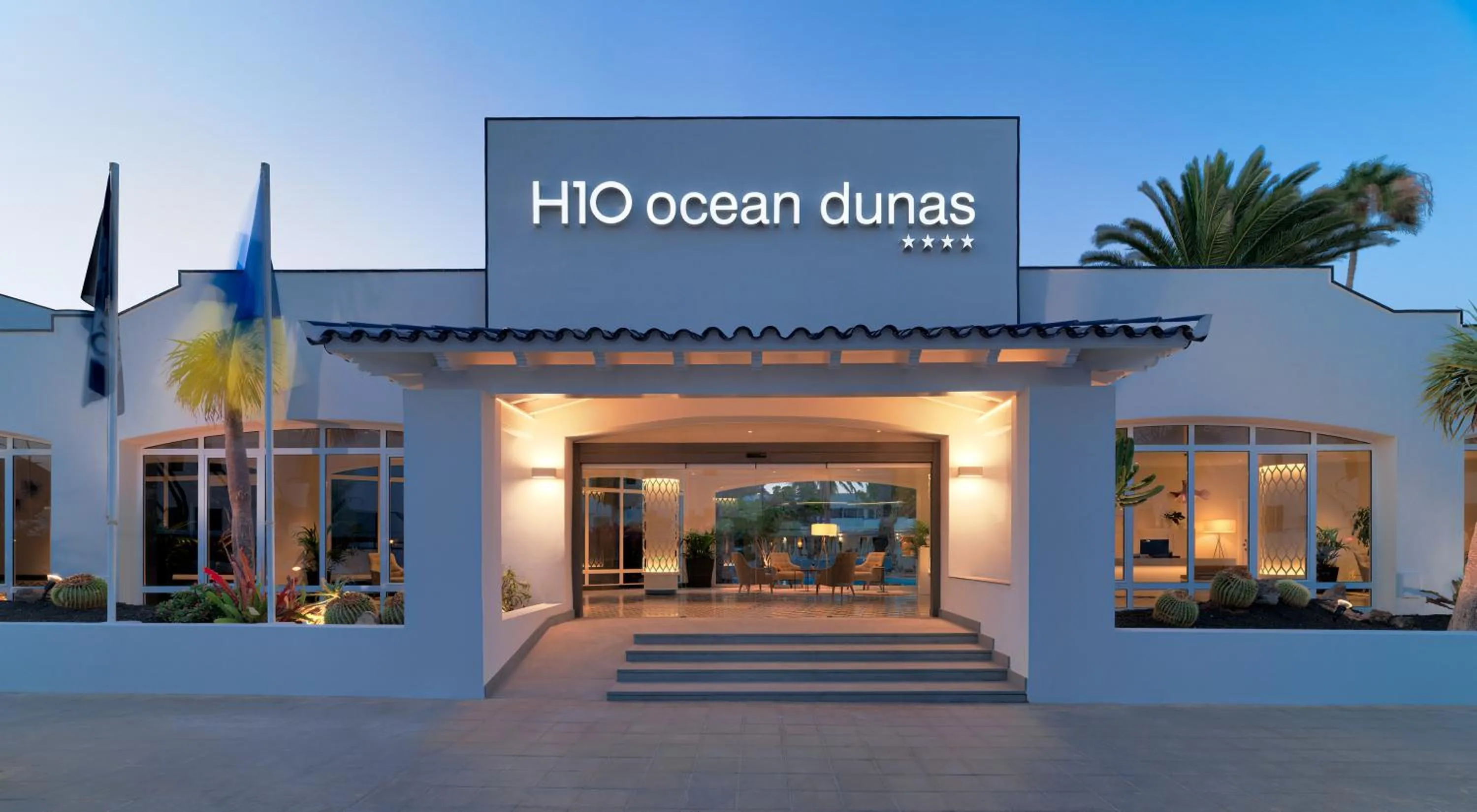 Facade/entrance in H10 Ocean Dunas - Adults Only