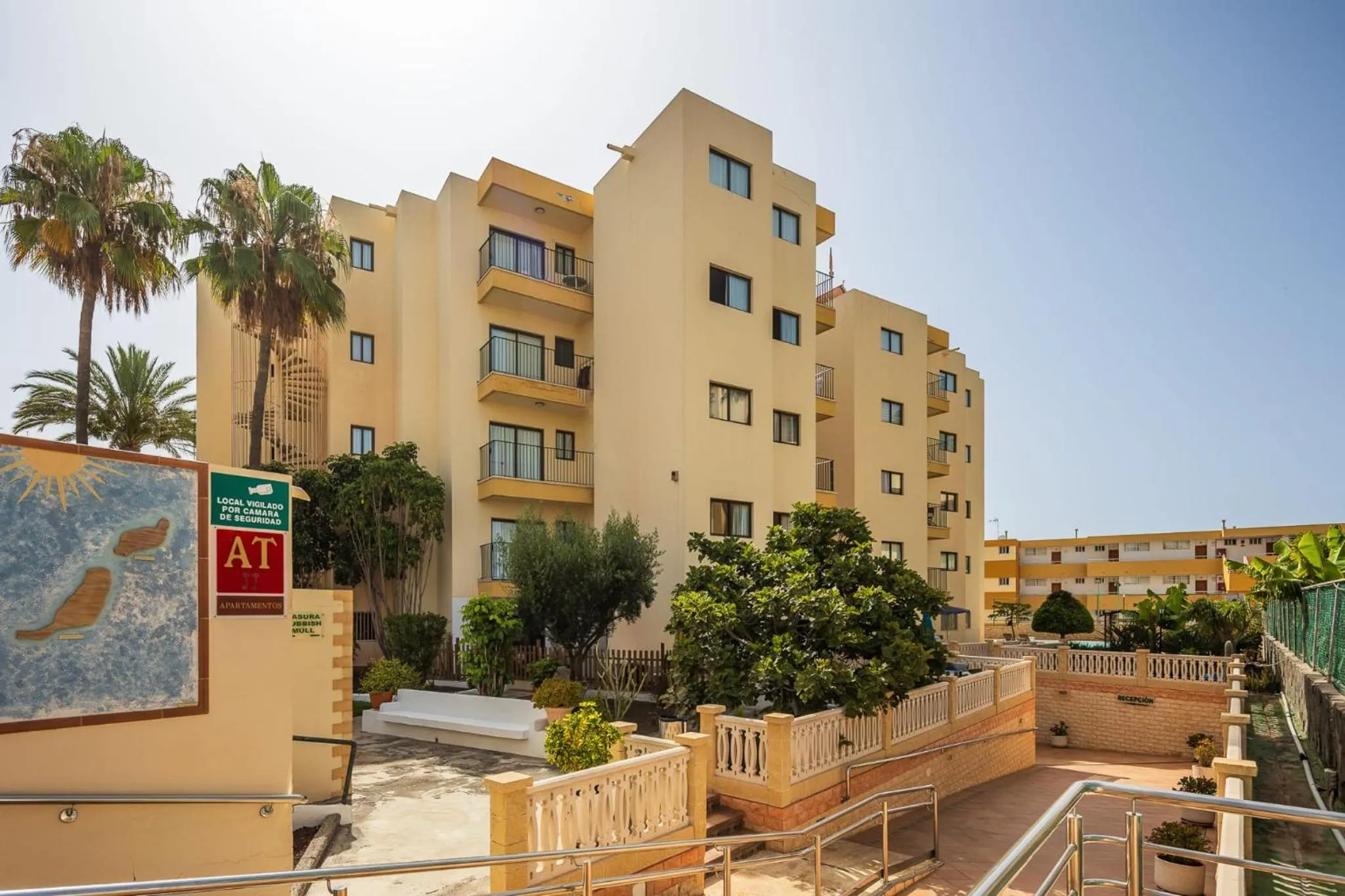 Property building in Los Ficus, Maspalomas