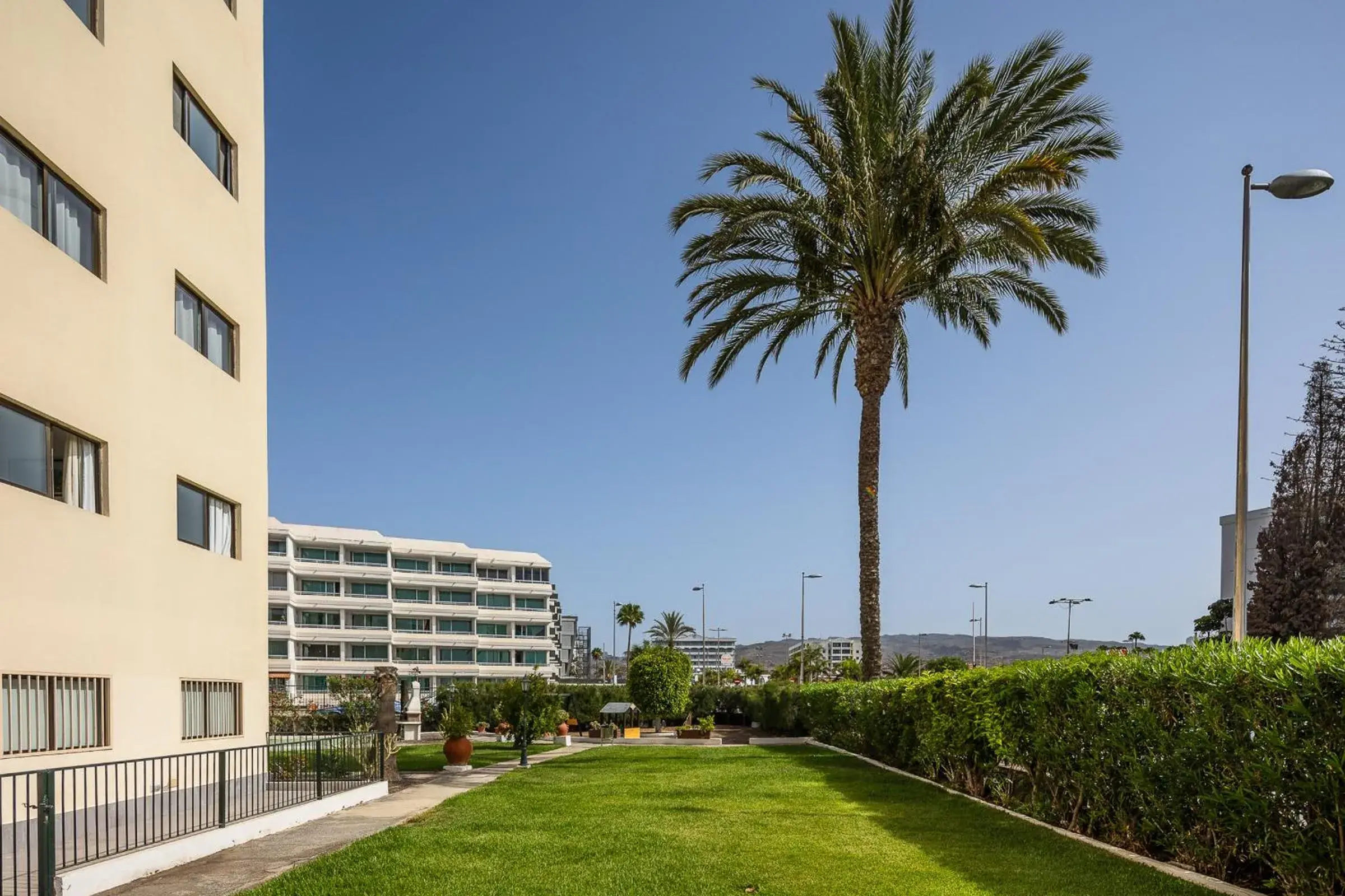 Property building in Los Ficus, Maspalomas Property building in Los Ficus, Maspalomas