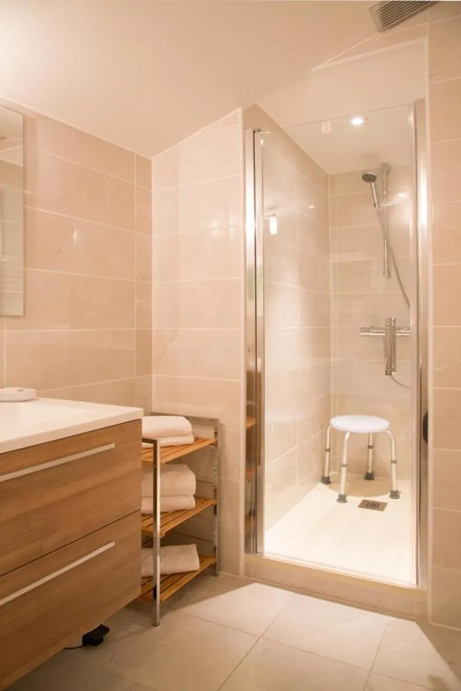 Bathroom in Hostellerie de La Roseraie