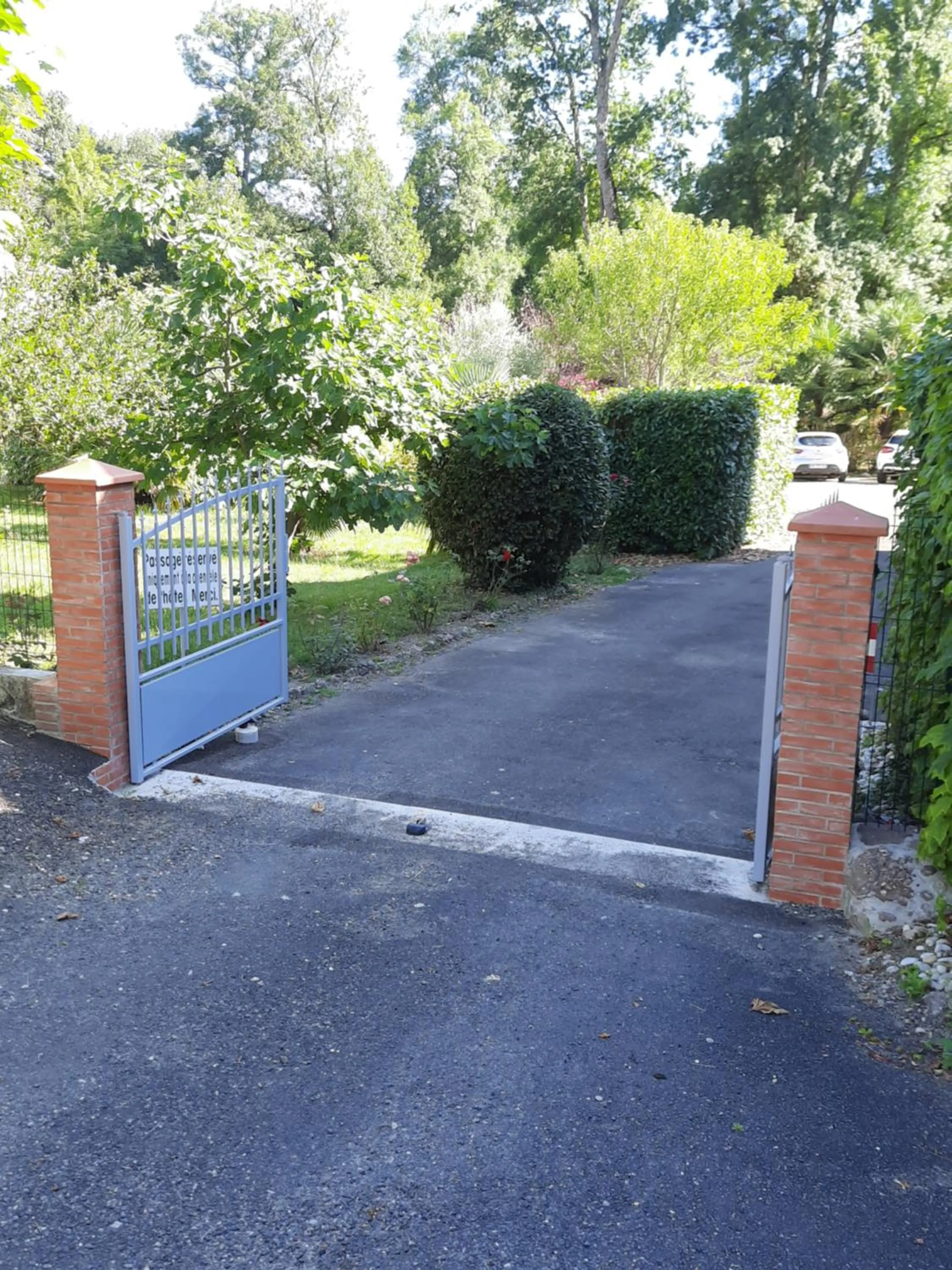 Garden in Hostellerie de La Roseraie
