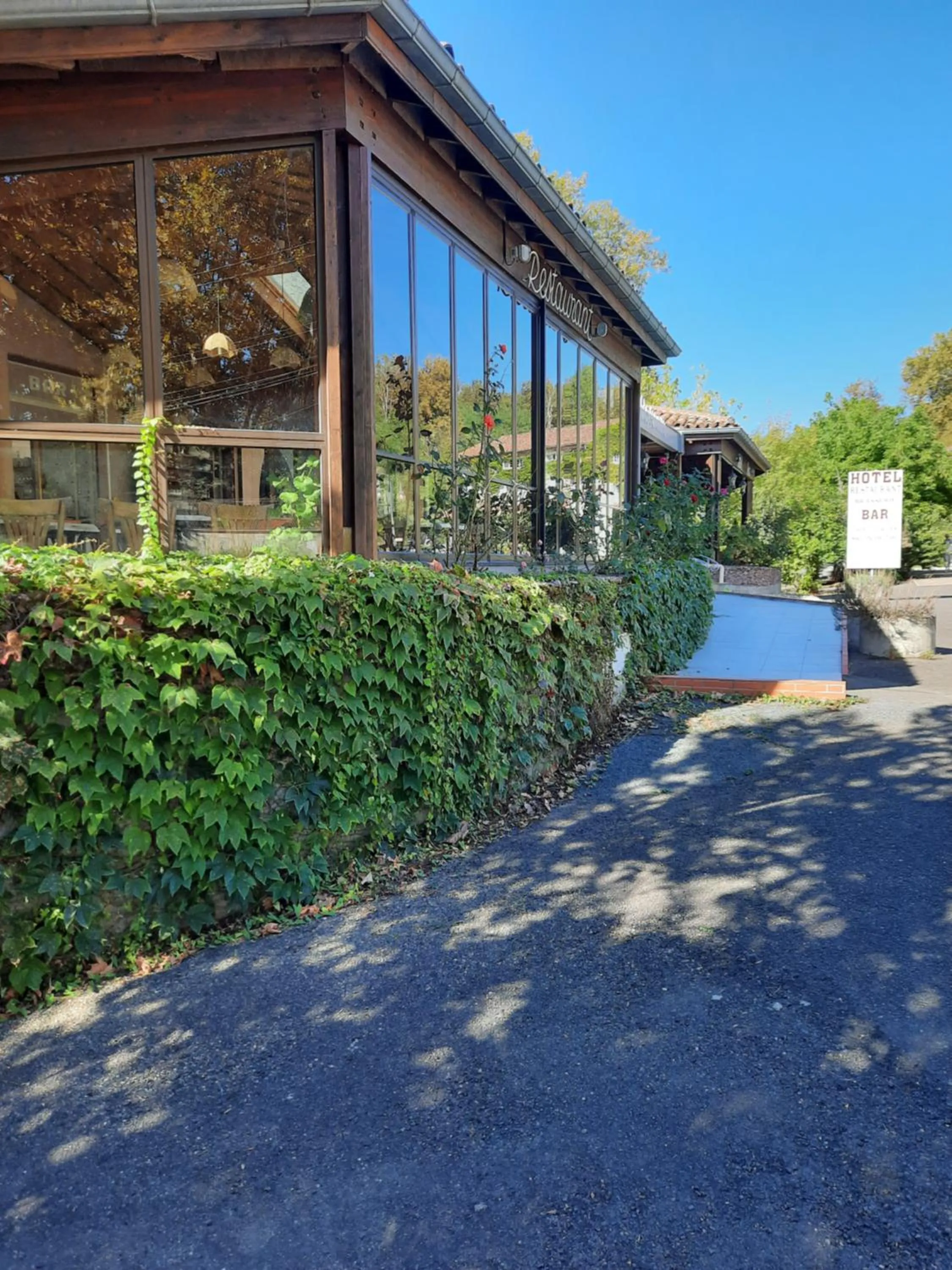 Restaurant/places to eat in Hostellerie de La Roseraie