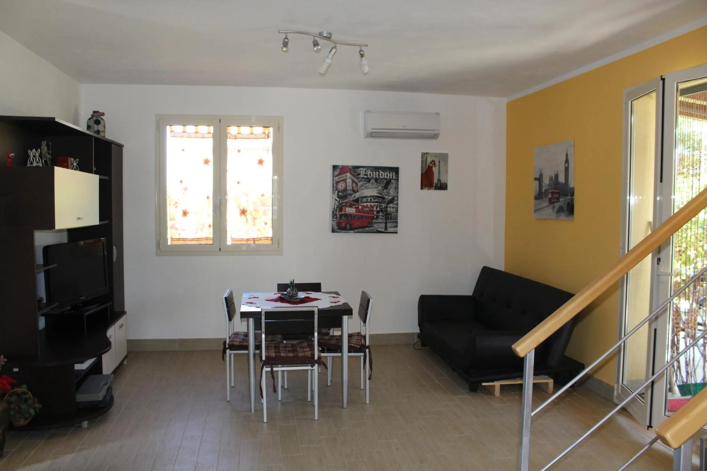 Communal lounge/ TV room in Casa Vacanze Roccella Beach