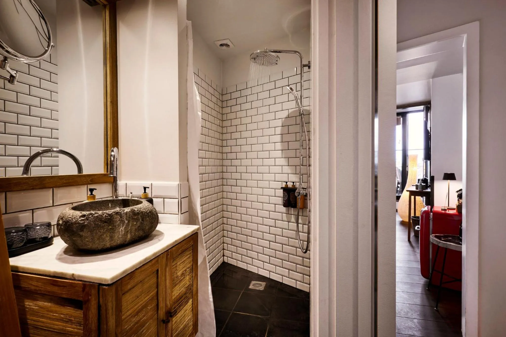 Bathroom in Manon Les Suites Guldsmeden