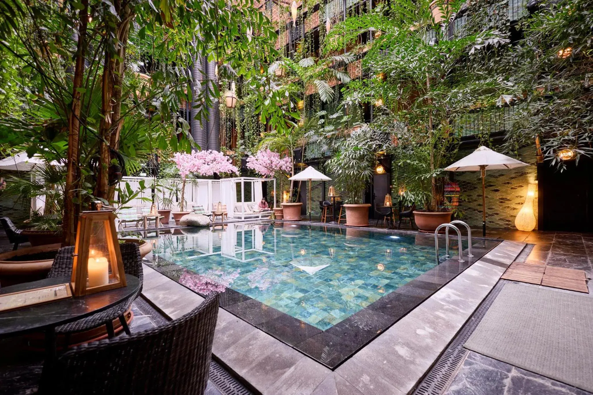 Swimming pool in Manon Les Suites Guldsmeden Swimming pool in Manon Les Suites Guldsmeden