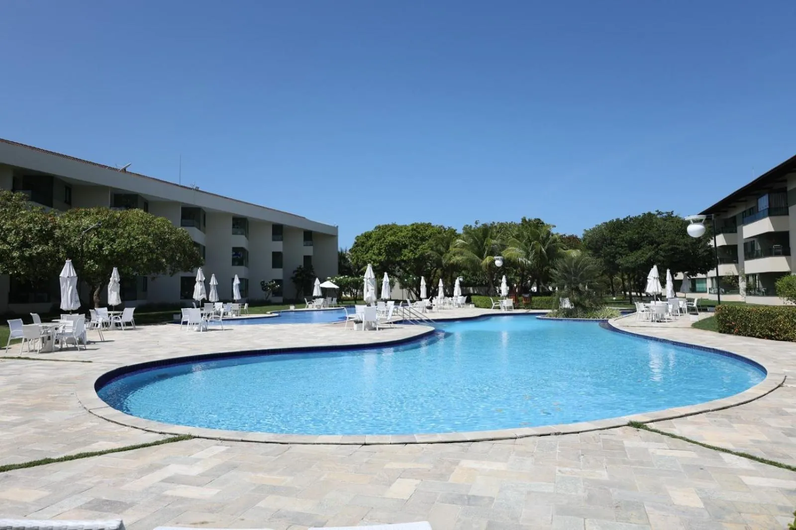 Carneiros Beach Resort