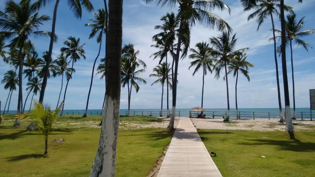 Carneiros Beach Resort