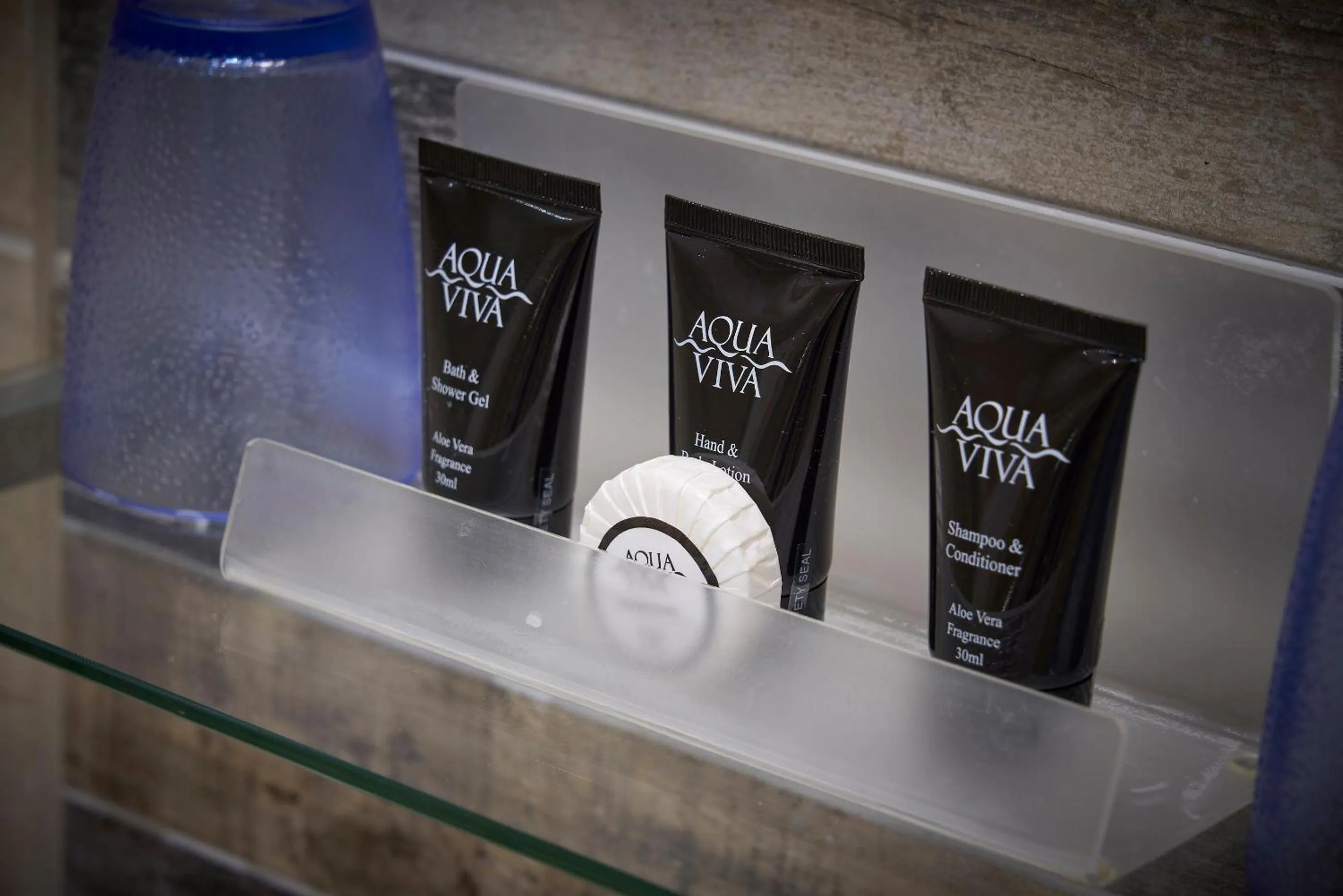 Bathroom in Kingston Theatre Hotel