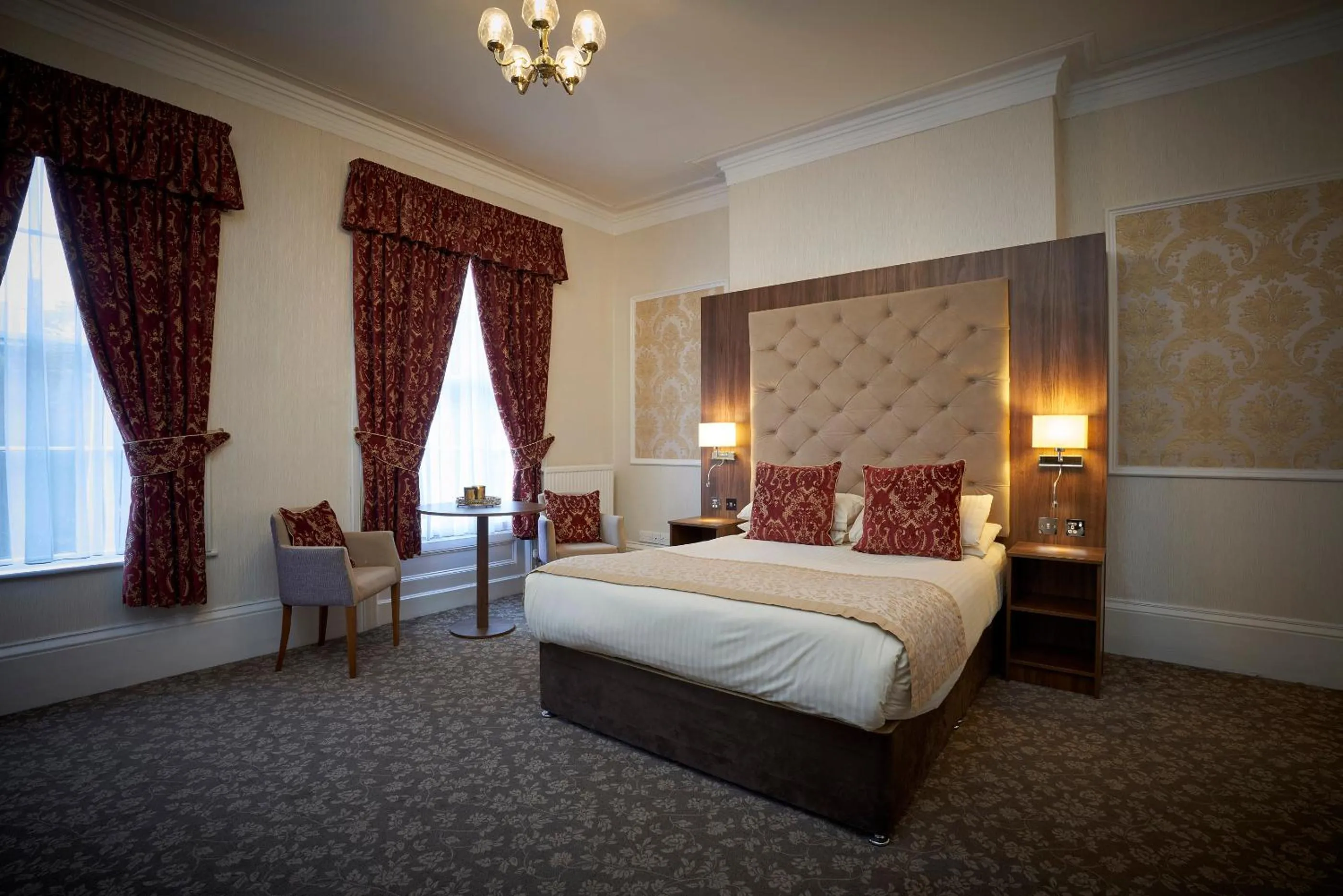 Bed in Kingston Theatre Hotel