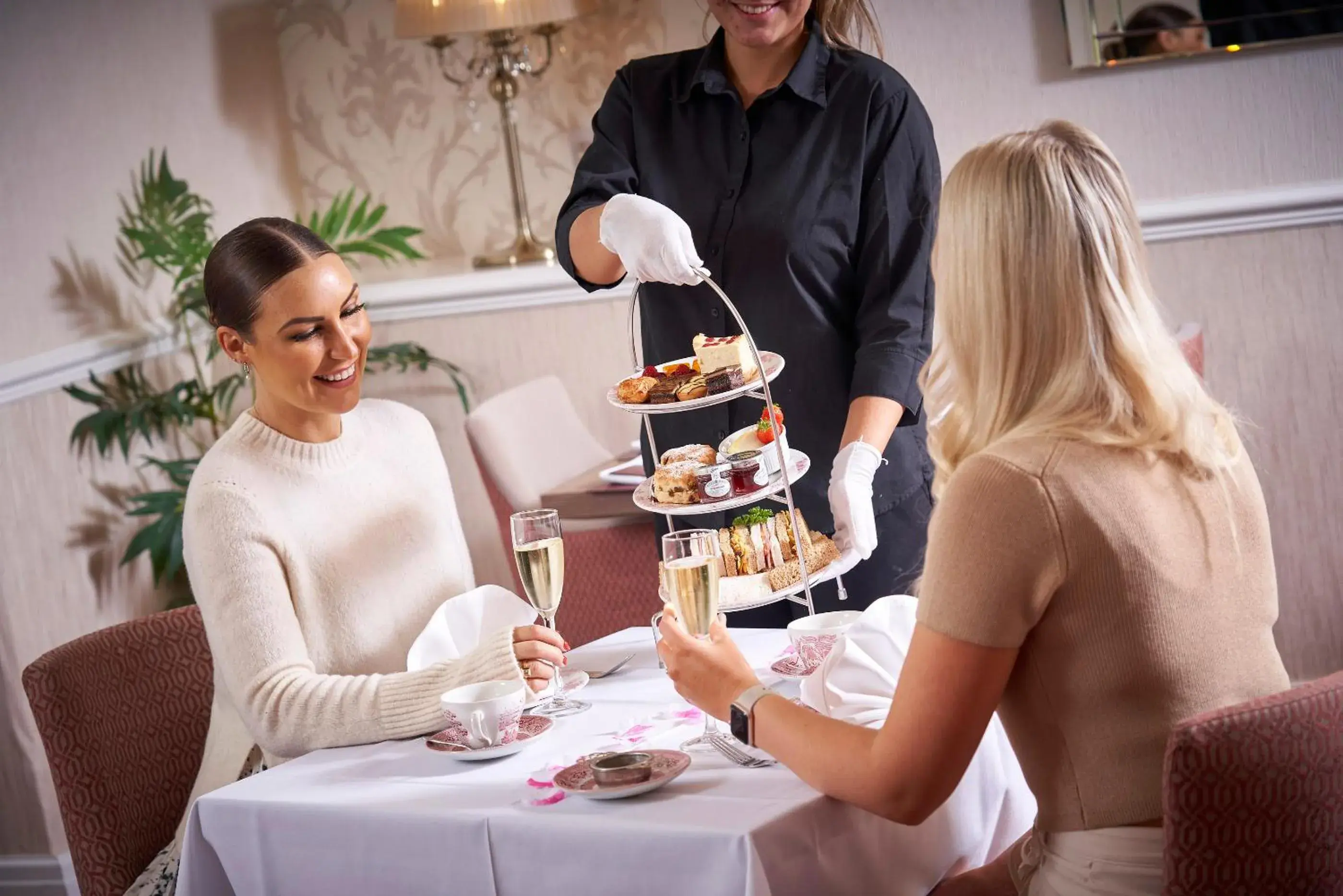 Restaurant/places to eat in Kingston Theatre Hotel Restaurant/places to eat in Kingston Theatre Hotel