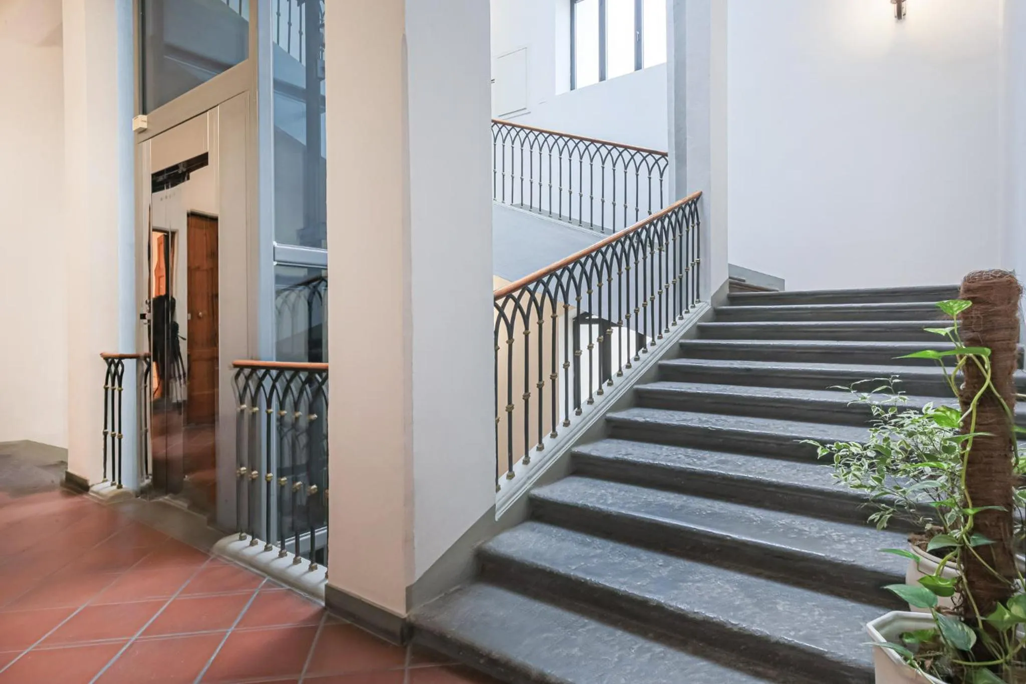 Decorative detail in Canto degli Aranci