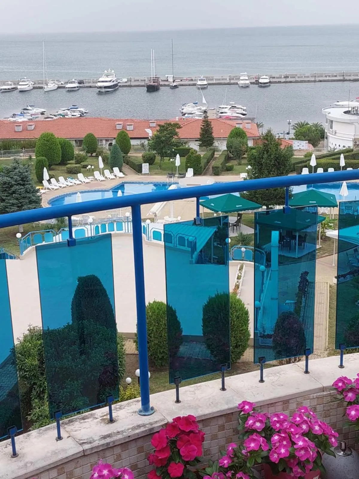 Riviera Complex 6