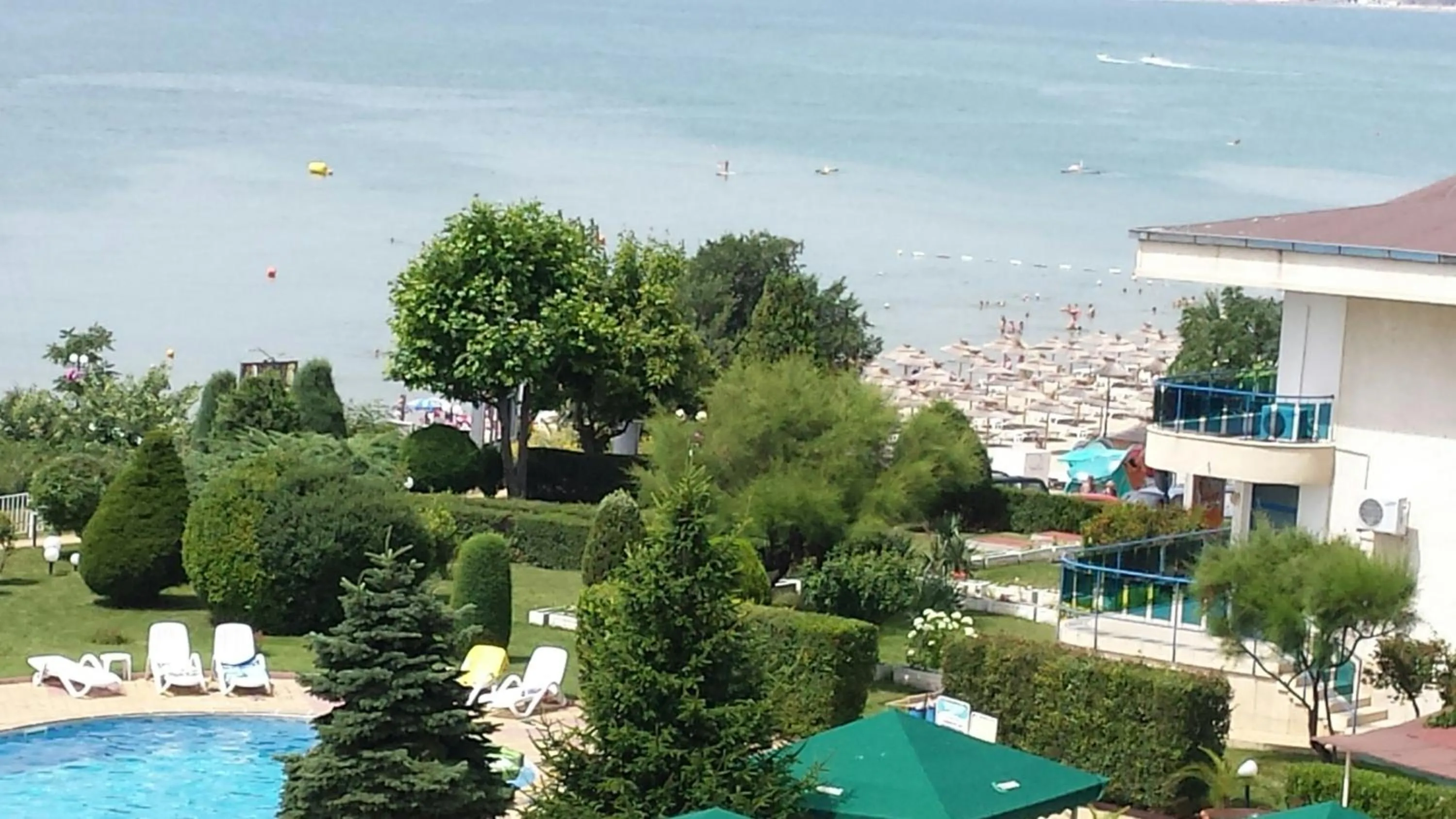 Riviera Complex 6