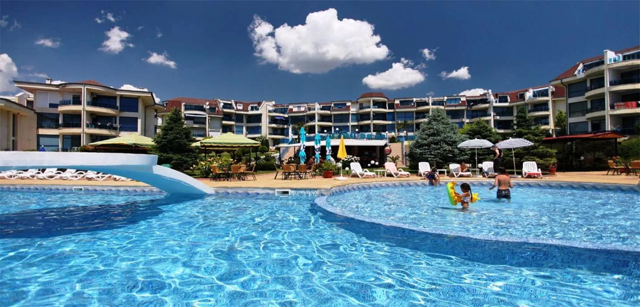 Riviera Complex 6
