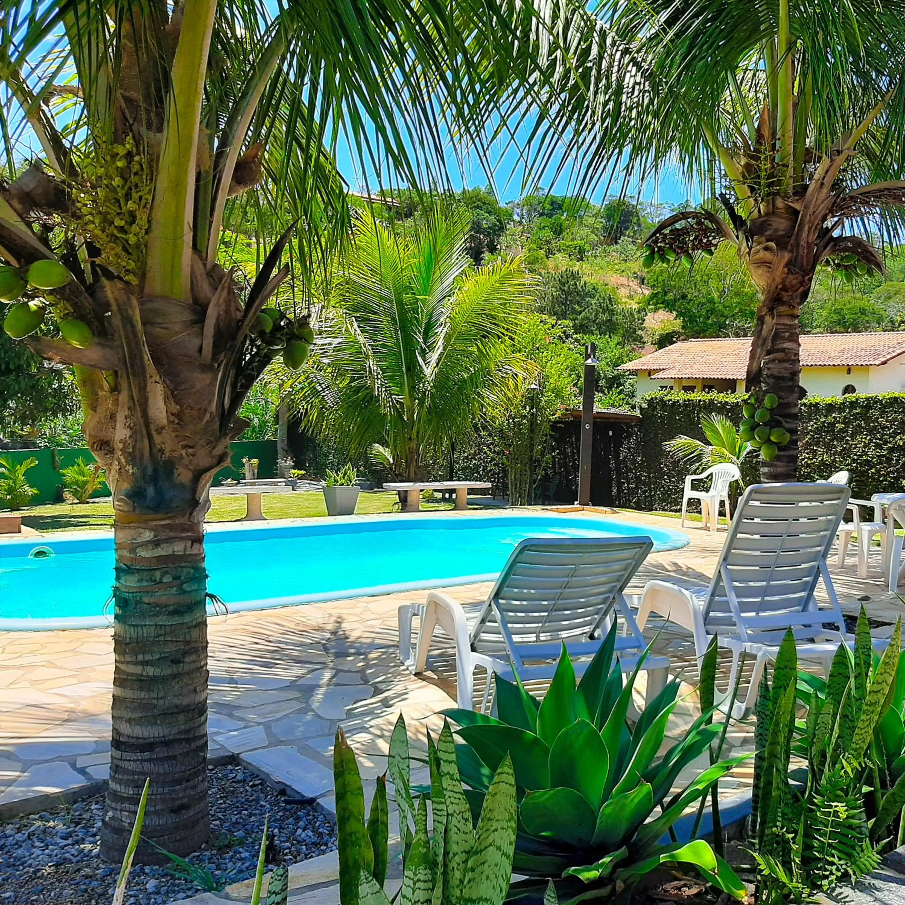 Swimming pool in Pousada Villa Terracotta