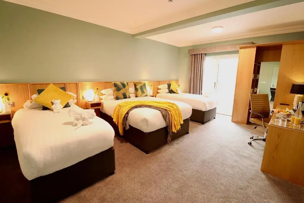 Bed in Treacys Oakwood Hotel, Shannon Bed in Treacys Oakwood Hotel, Shannon