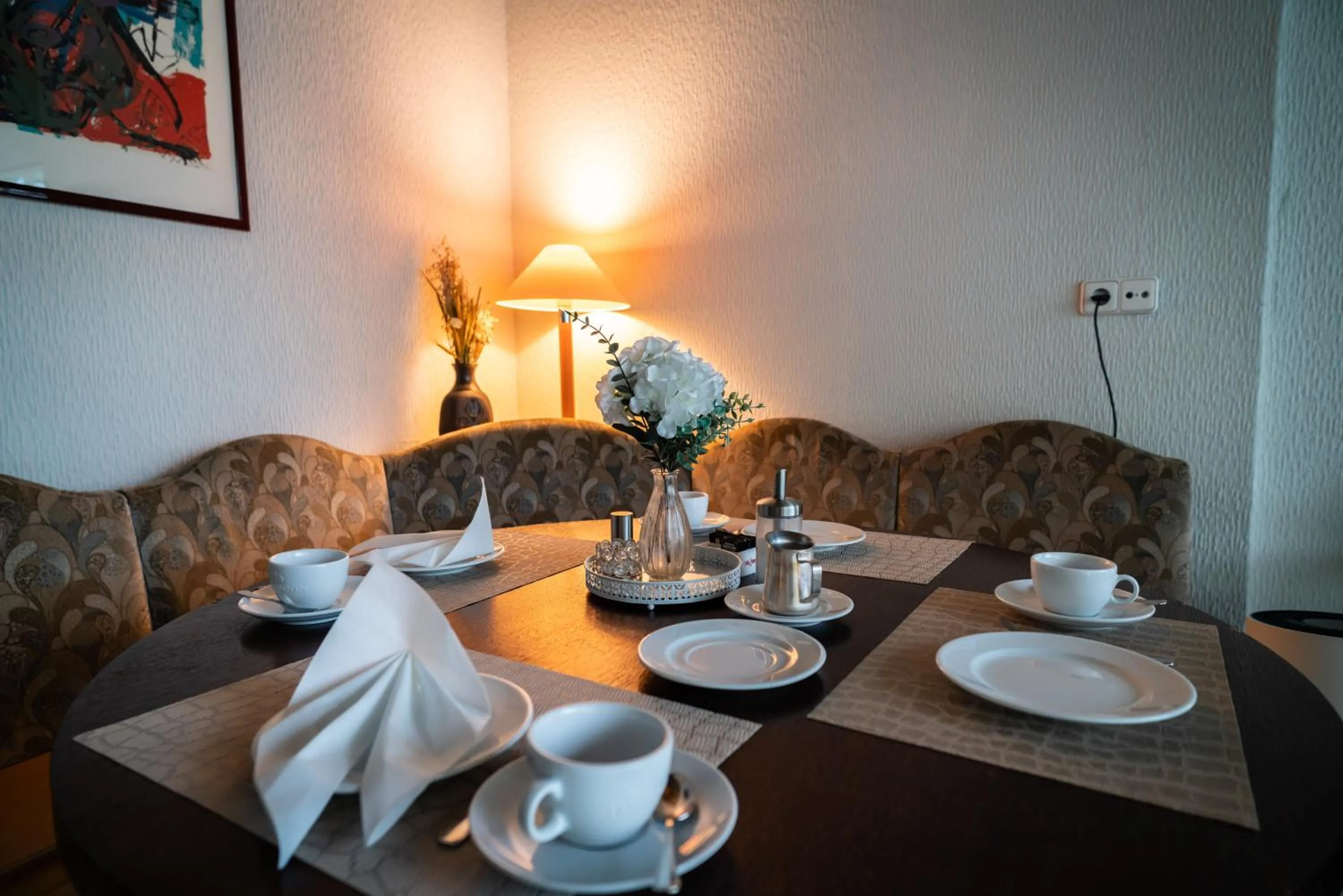 Restaurant/places to eat in Hotel Martina