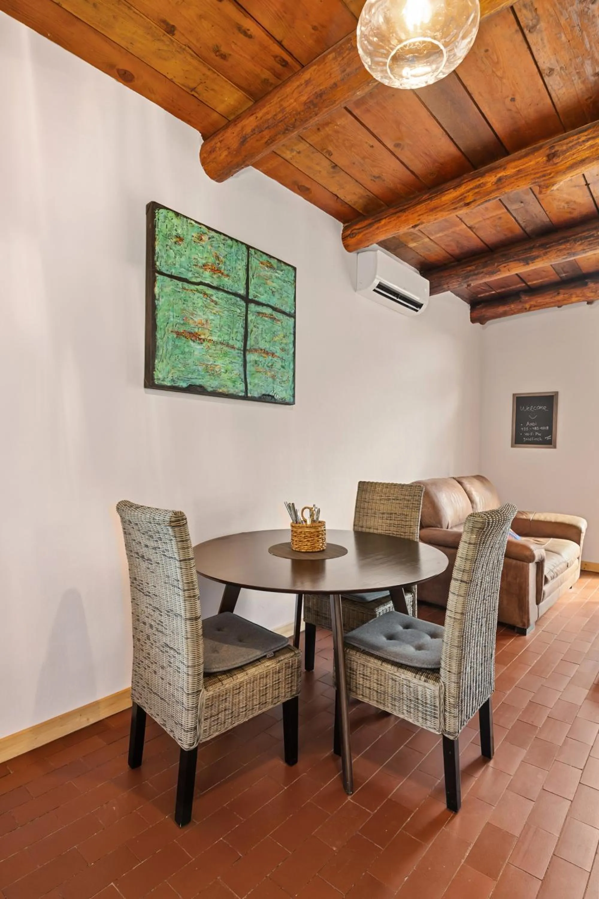Dining area in Willow Street Cottages
