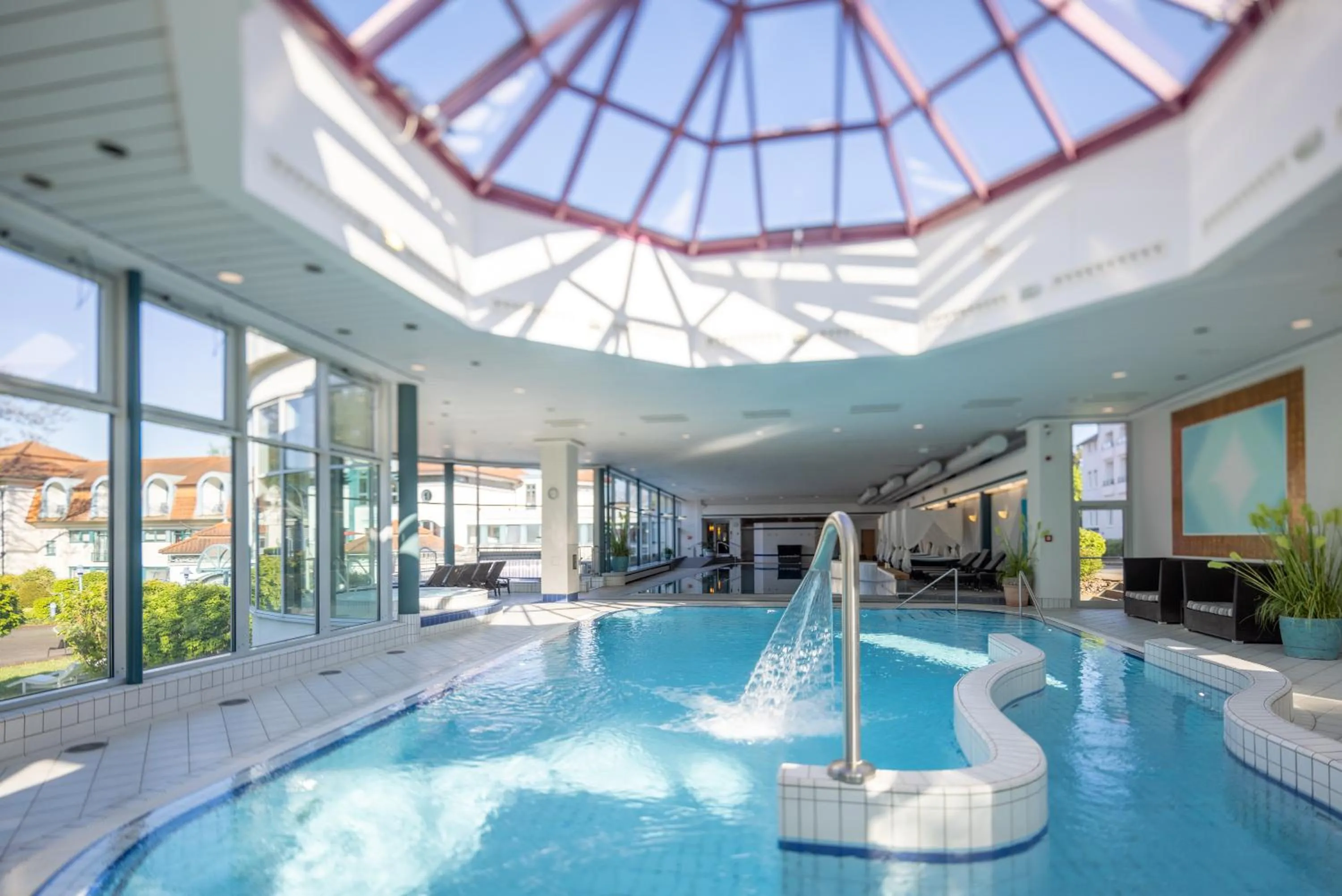 Swimming pool in Göbel's Hotel AquaVita