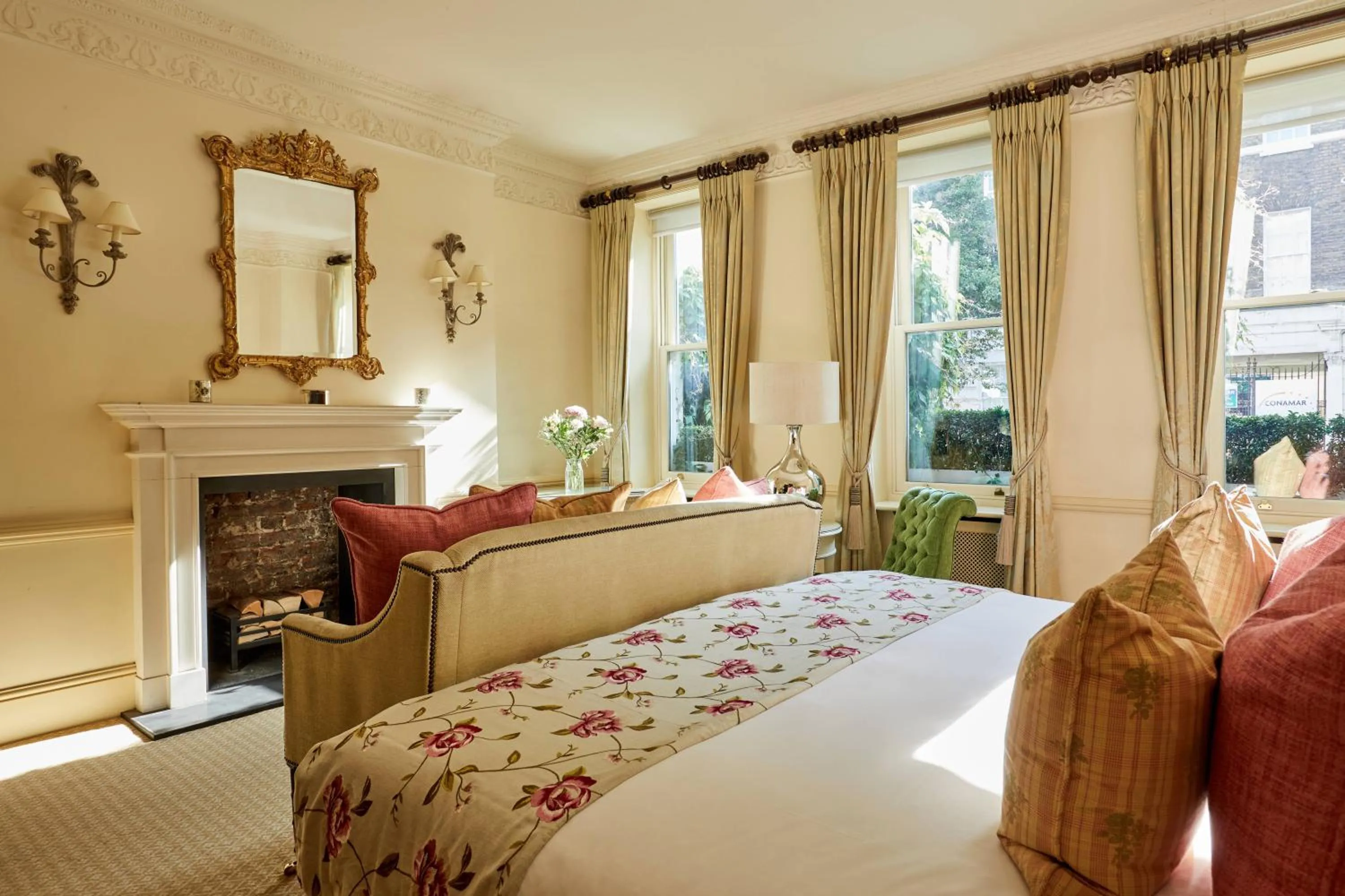 Bedroom, Bed in Durrants Hotel