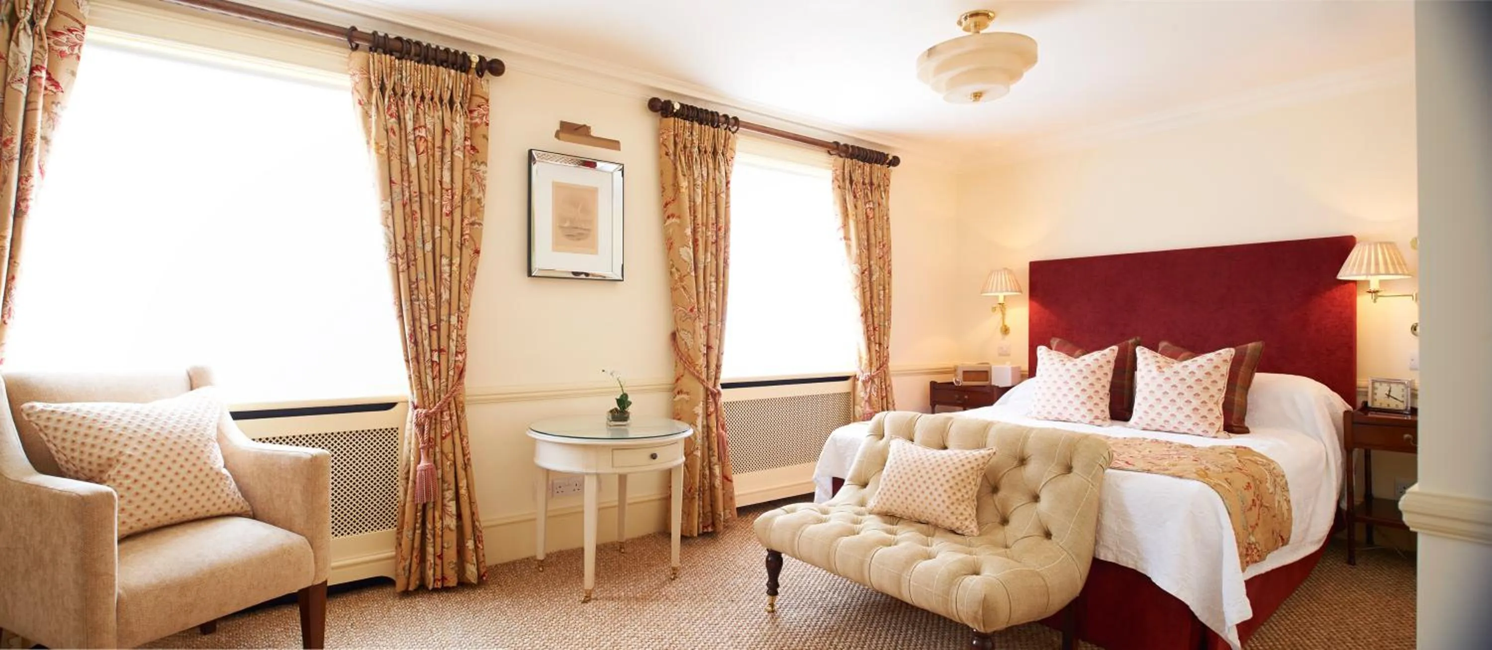 Bedroom, Bed in Durrants Hotel