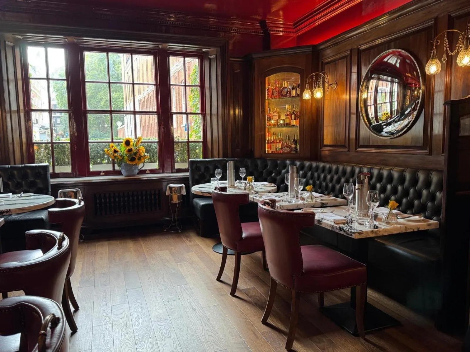 Restaurant/places to eat in Durrants Hotel