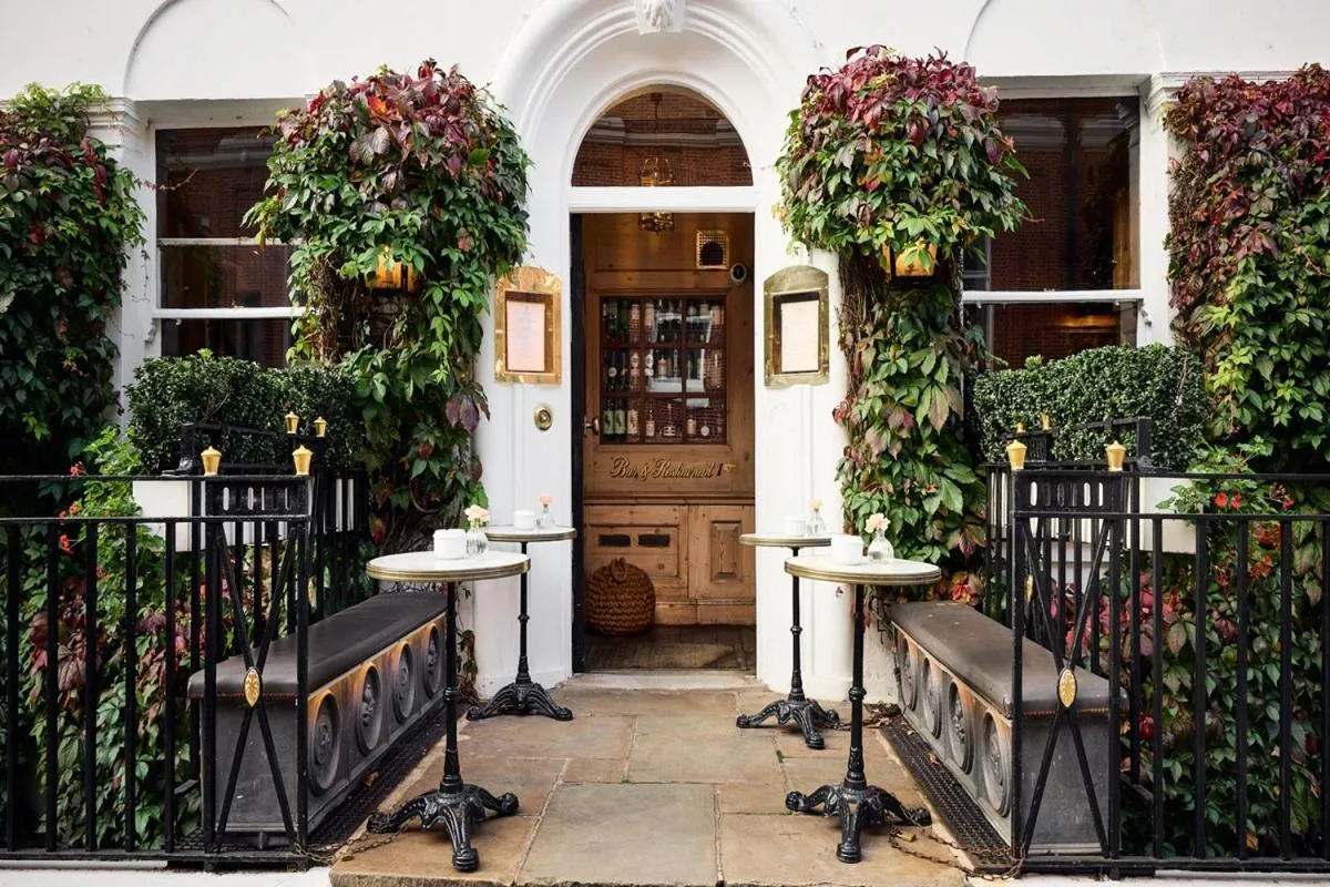 Lounge or bar in Durrants Hotel