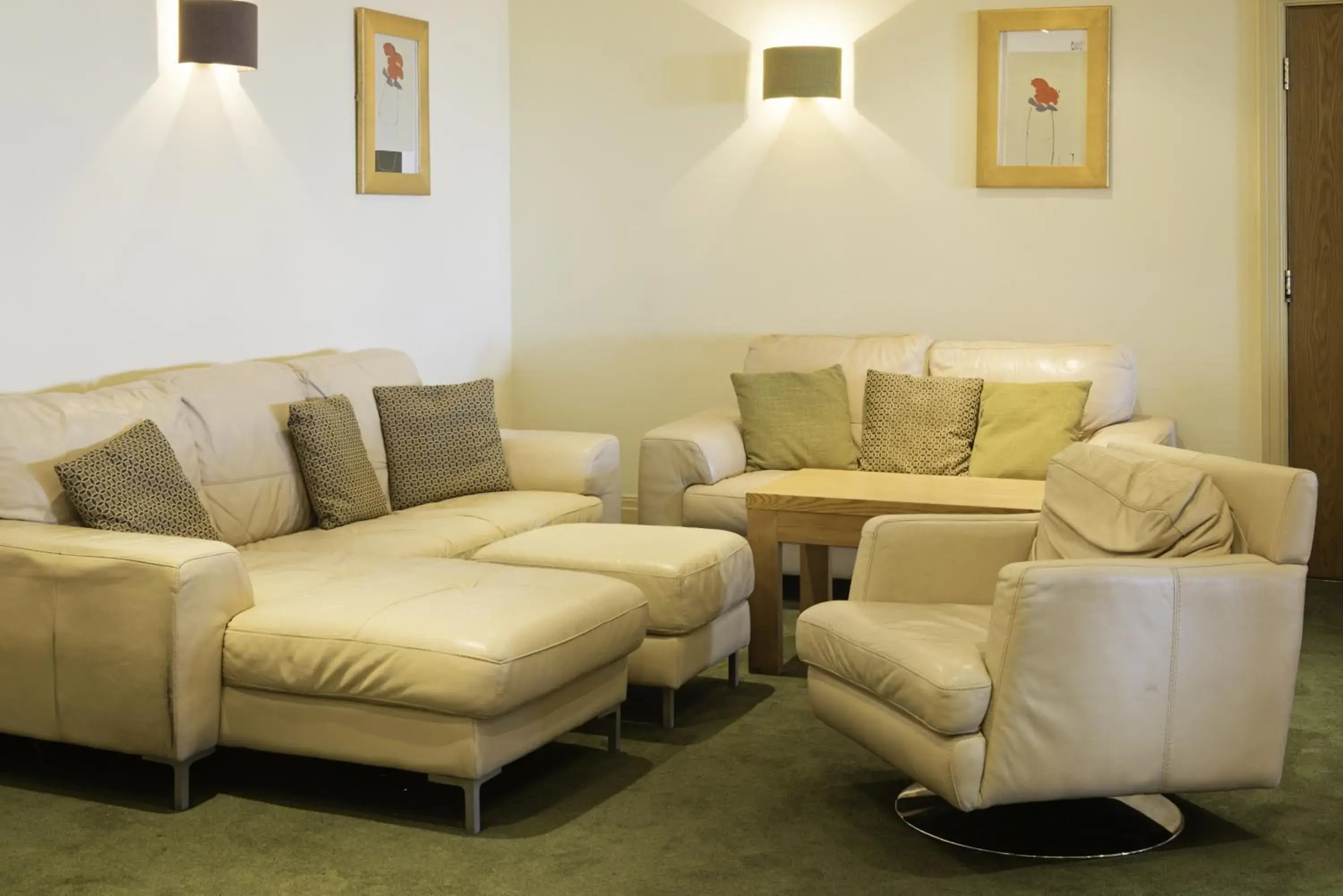 Lounge or bar in Carousel Hotel Lounge or bar in Carousel Hotel