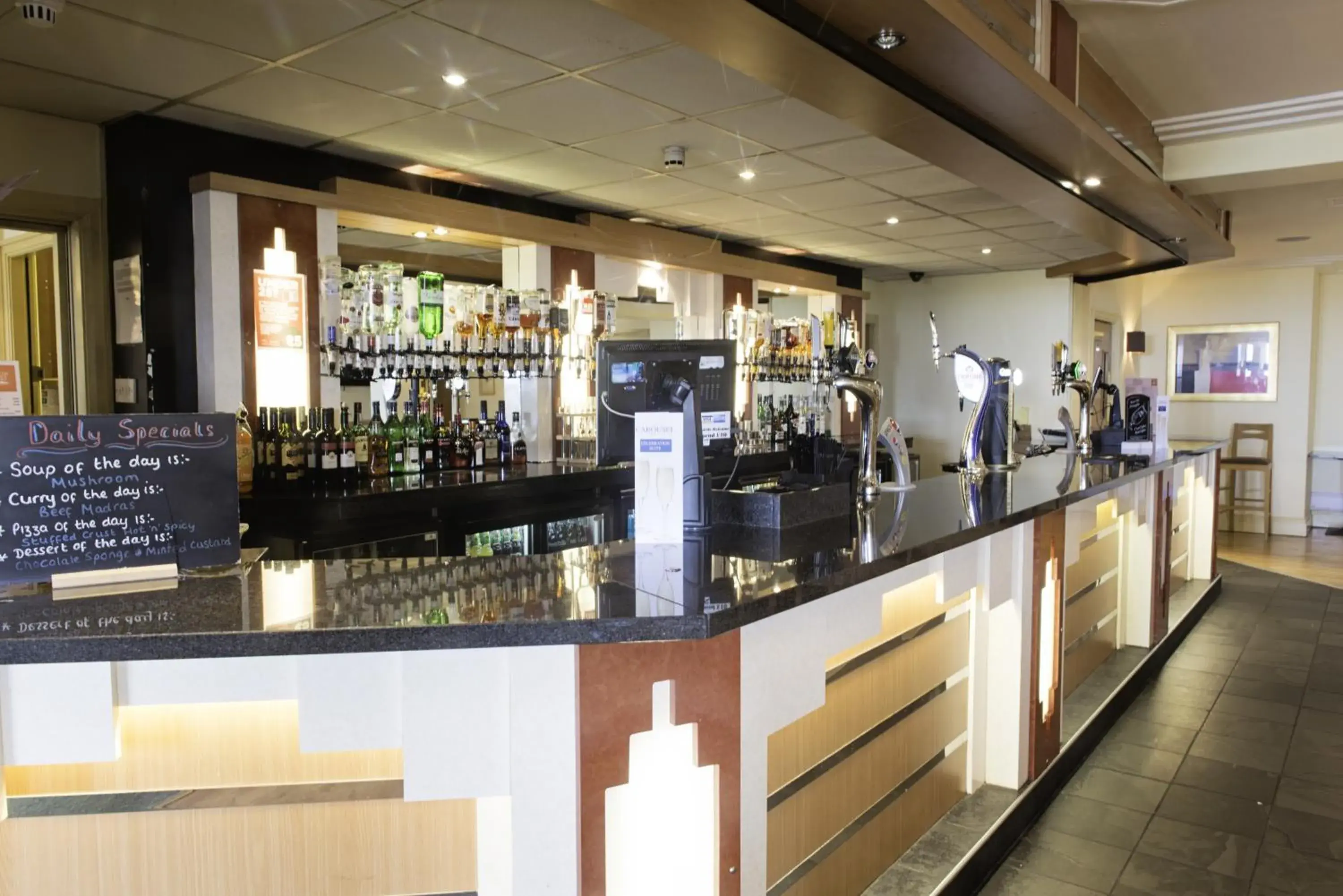 Lounge or bar in Carousel Hotel Lounge or bar in Carousel Hotel