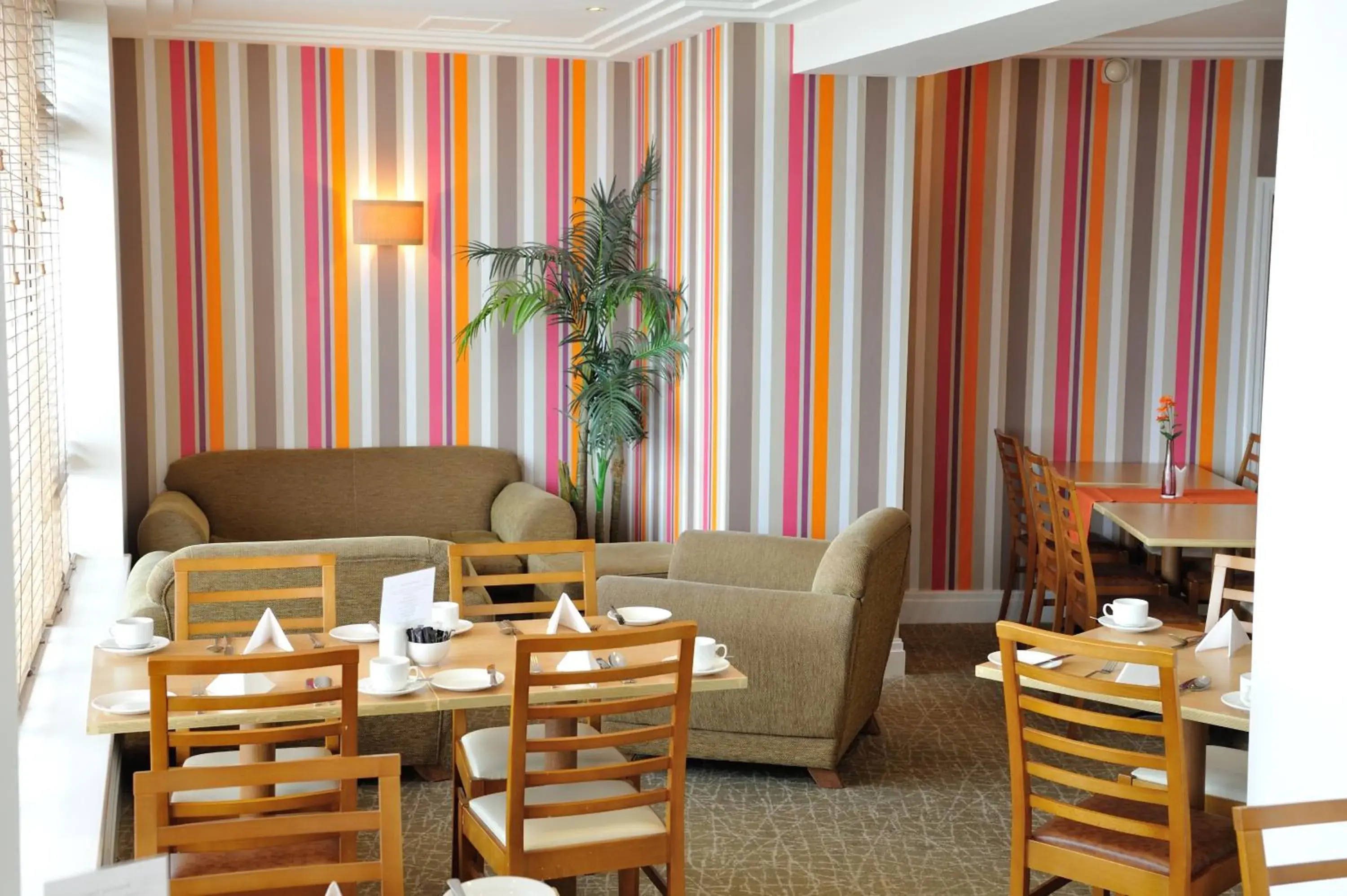 Restaurant/places to eat in Carousel Hotel Restaurant/places to eat in Carousel Hotel