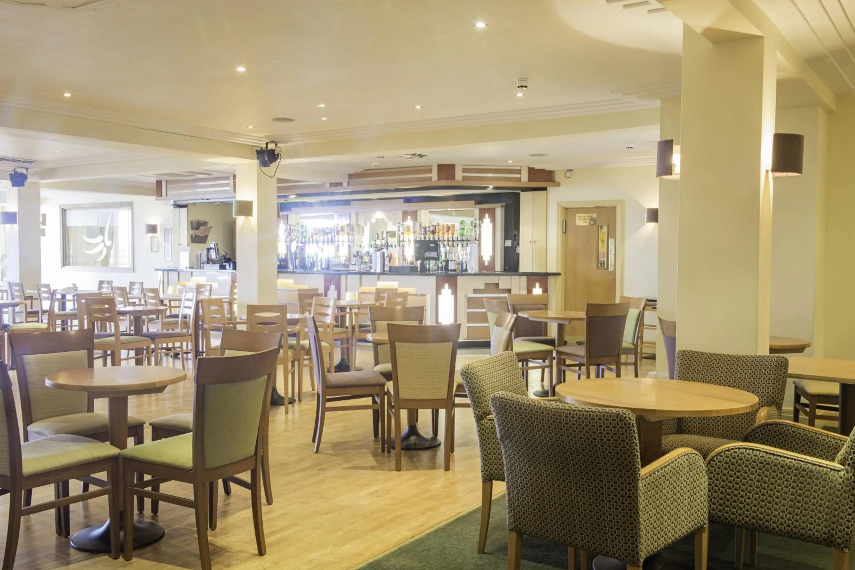 Lounge or bar in Carousel Hotel