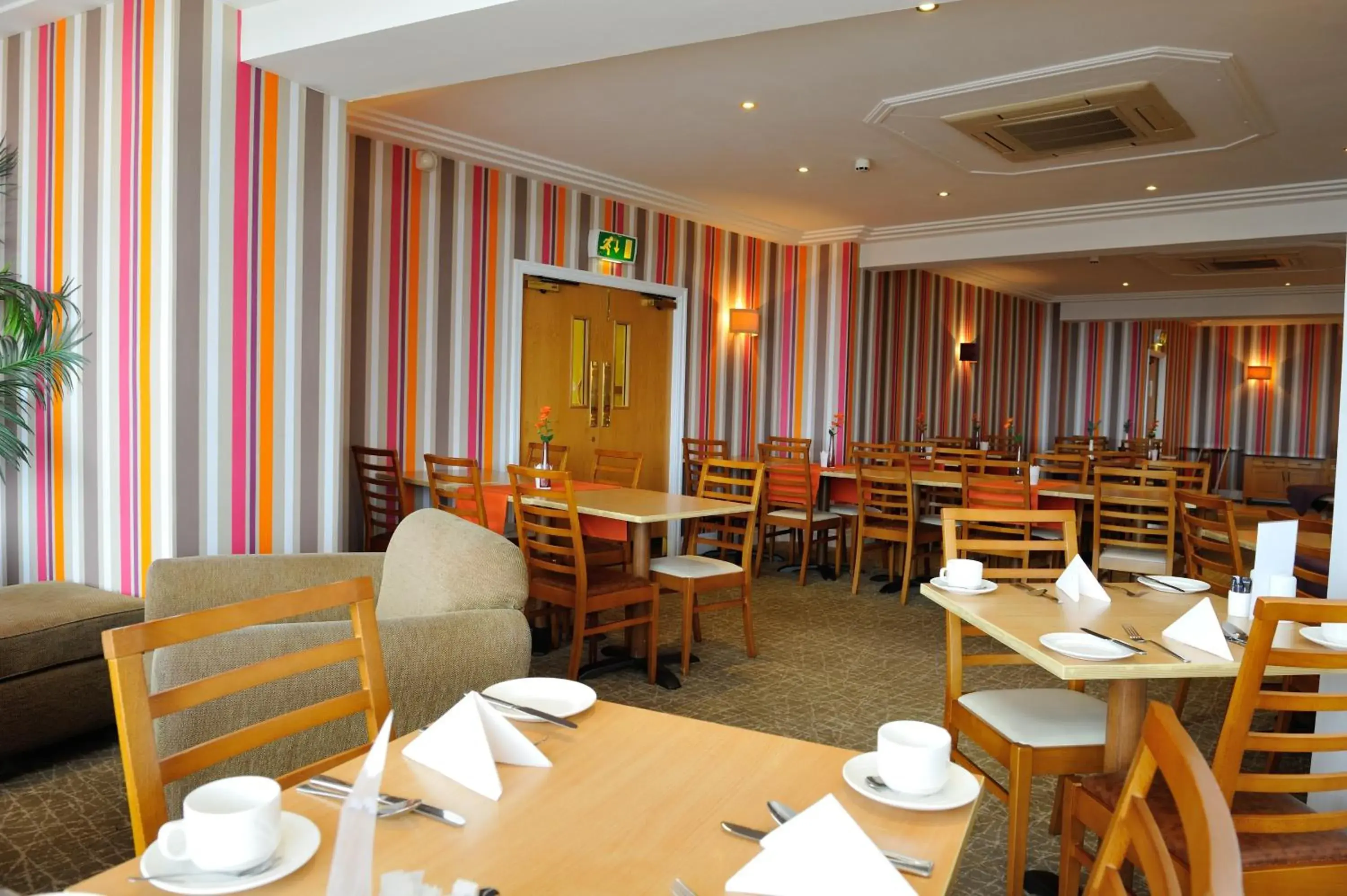 Restaurant/places to eat in Carousel Hotel Restaurant/places to eat in Carousel Hotel