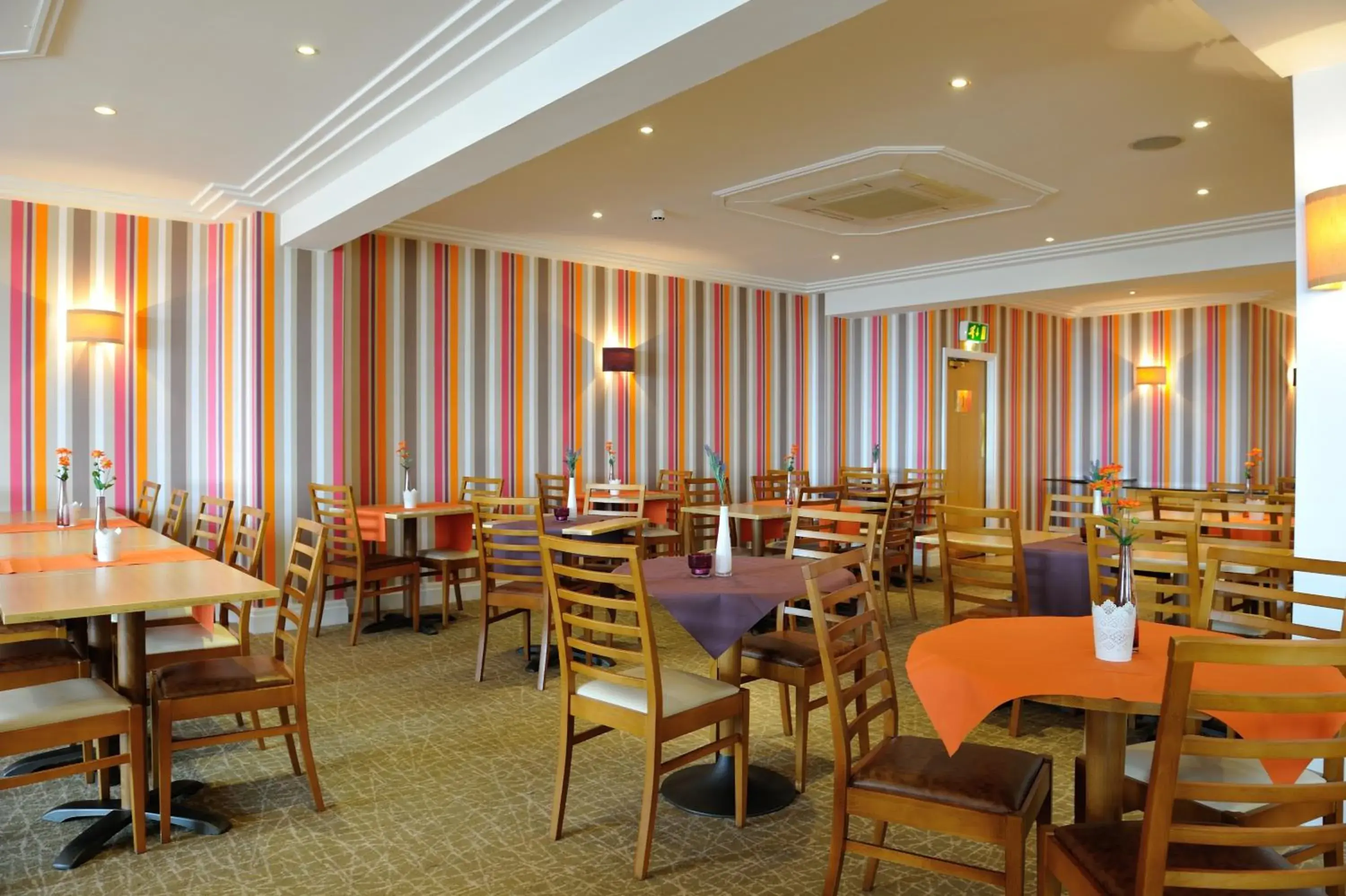 Restaurant/places to eat in Carousel Hotel Restaurant/places to eat in Carousel Hotel