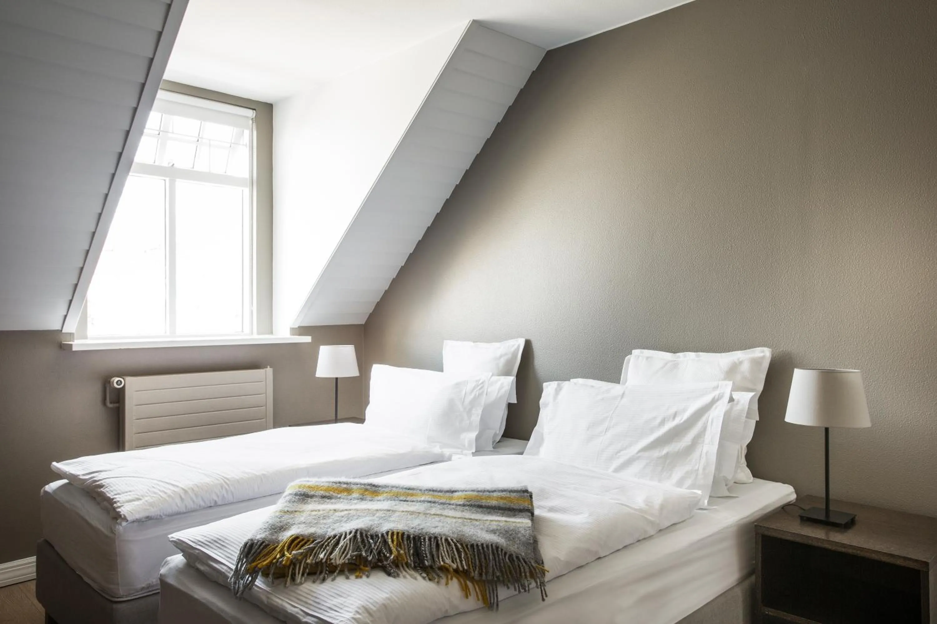 Day, Bed in Hotel Ódinsvé