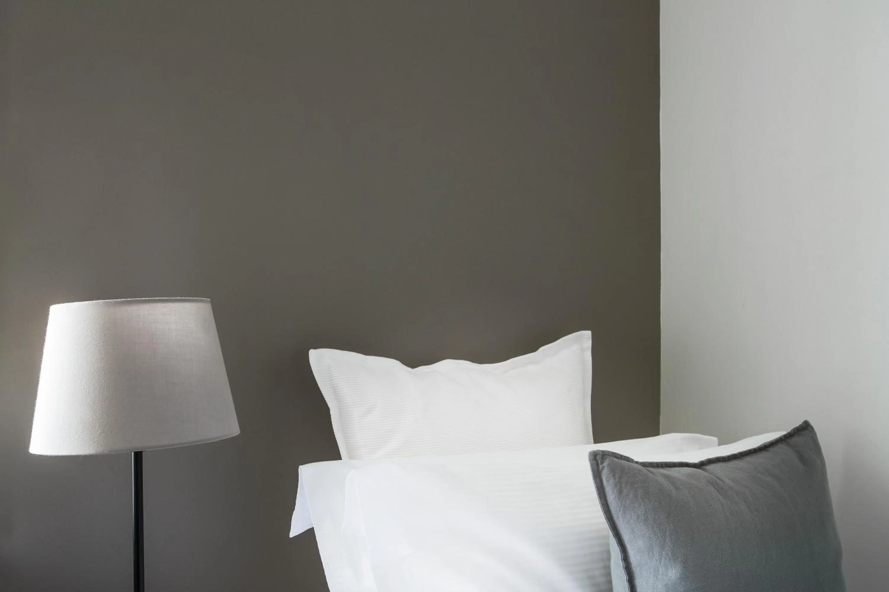 Decorative detail, Bed in Hotel Ódinsvé