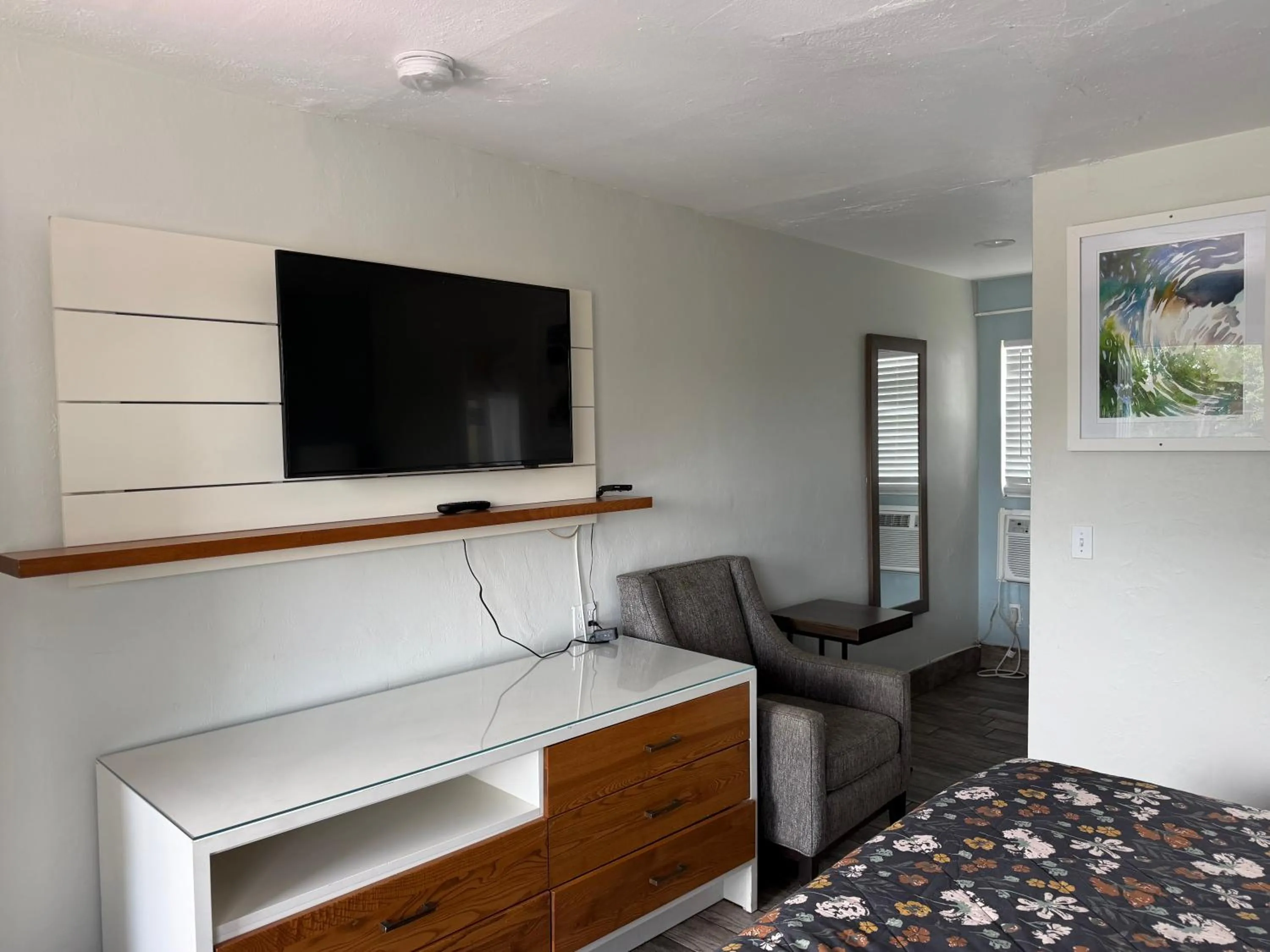 furniture in Siesta Inn Sarasota - Indian Beach