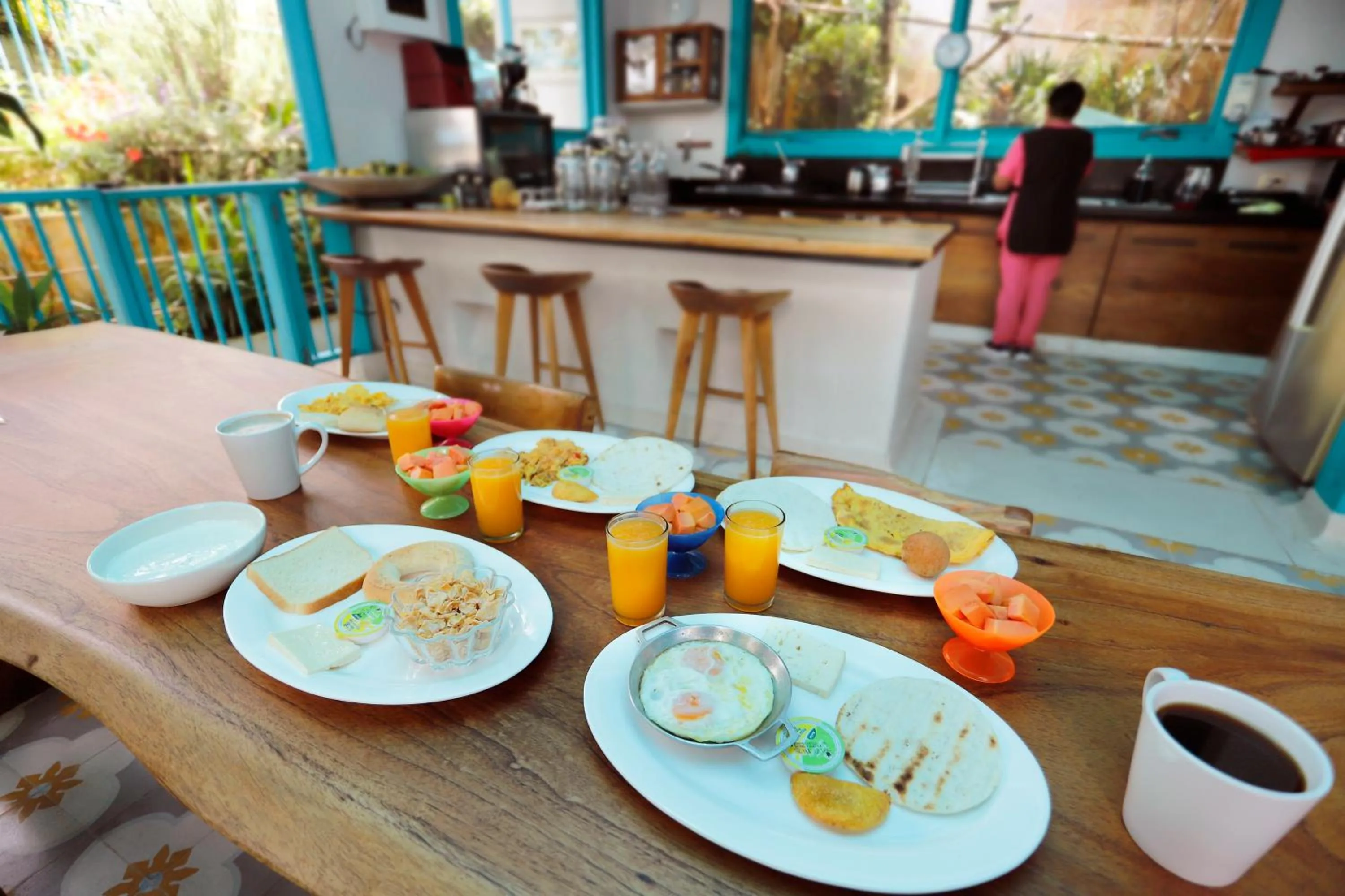 Food and drinks in Casa de las Dos Palmas