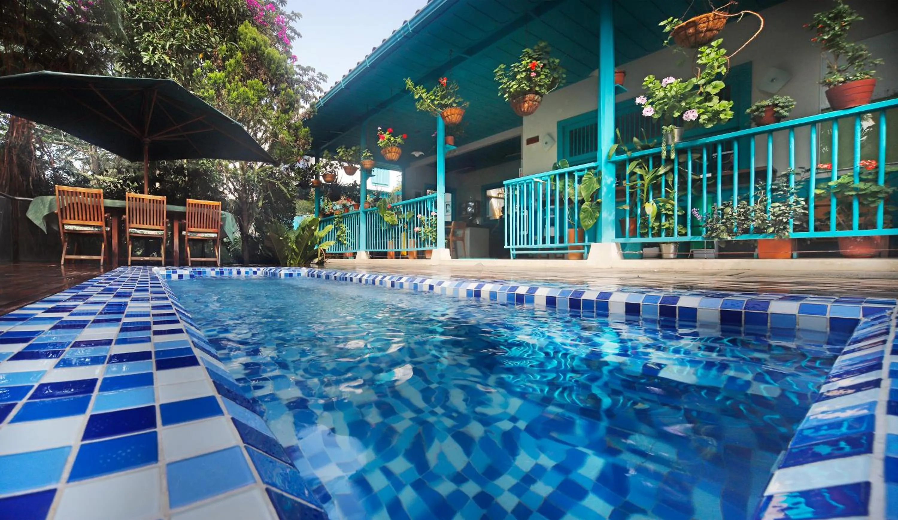 Property building in Casa de las Dos Palmas